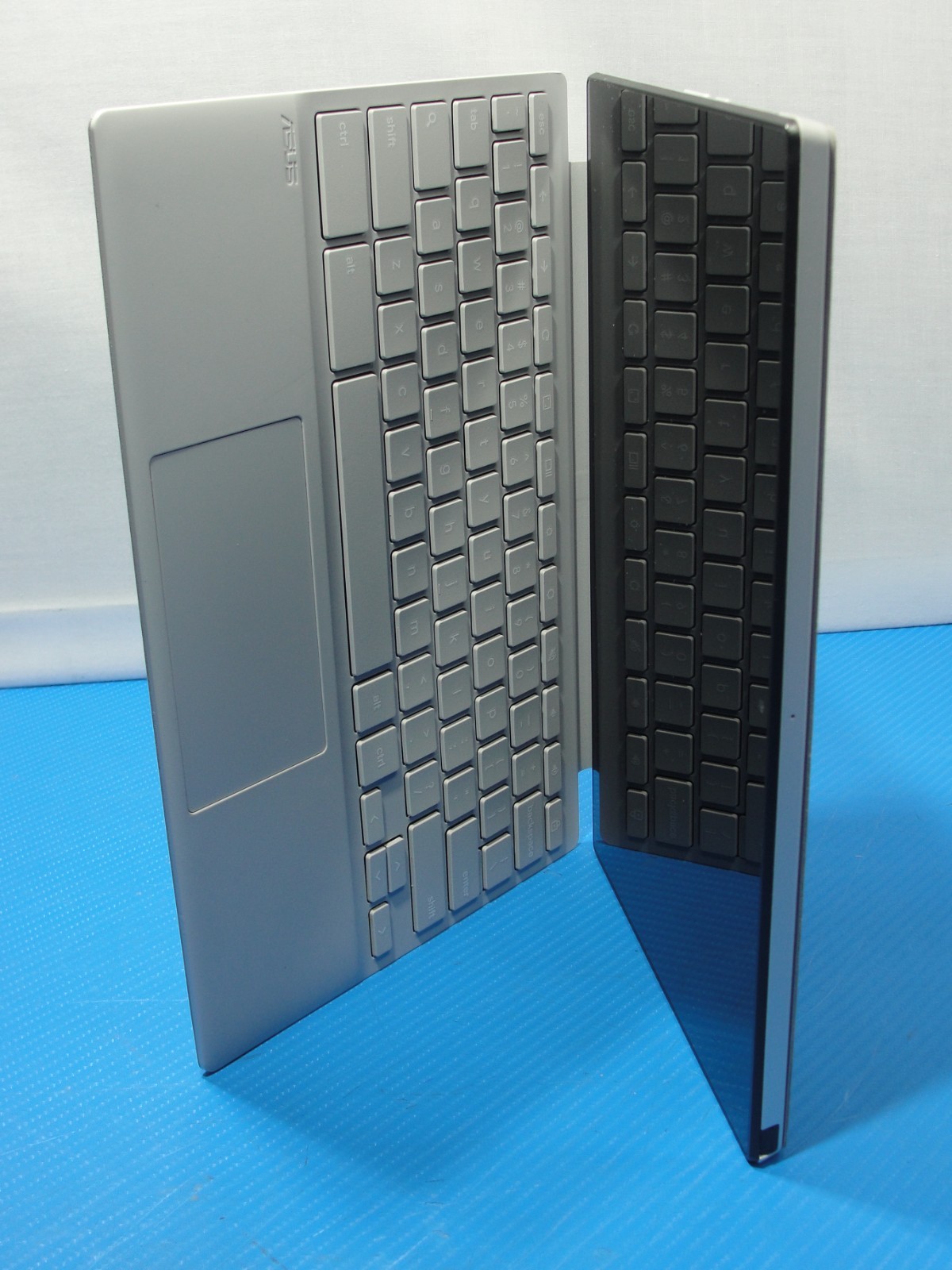 ASUS Chromebook CM30 Detachable 10″ Mediatek Kompanio 520 2.05GHz 4GB 64GB eMMC