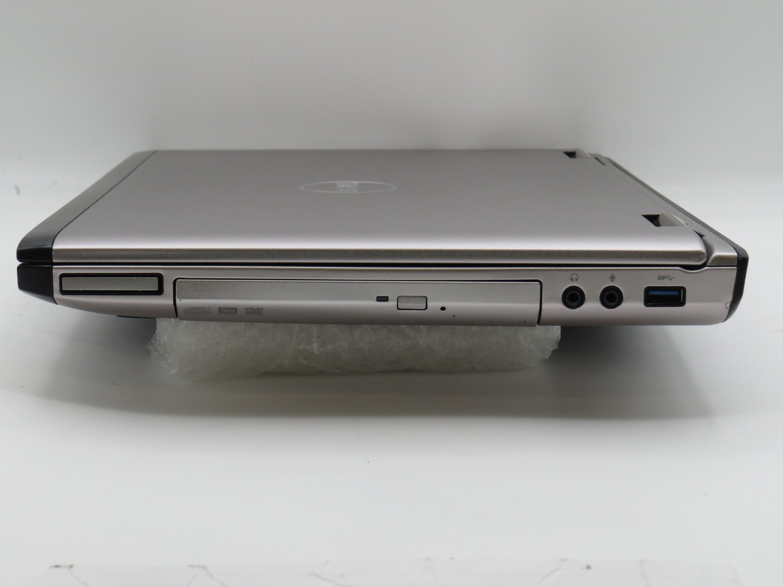 Dell Vostro 3555 | AMD A8-3500M @ 1.5GHz | 4GB DDR3 | 15.6″ | No HD/OS