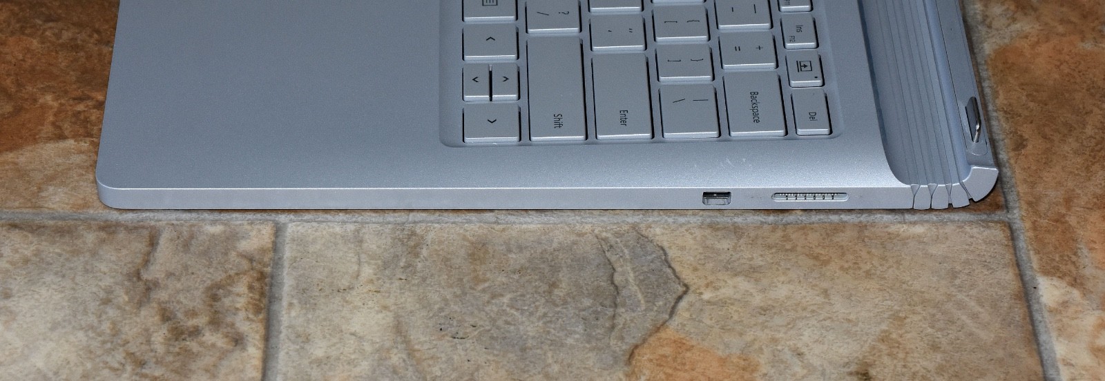 Microsoft Surface Book 13.5 Performance Base Keyboard GTX 965M 2GB Weak Battery
