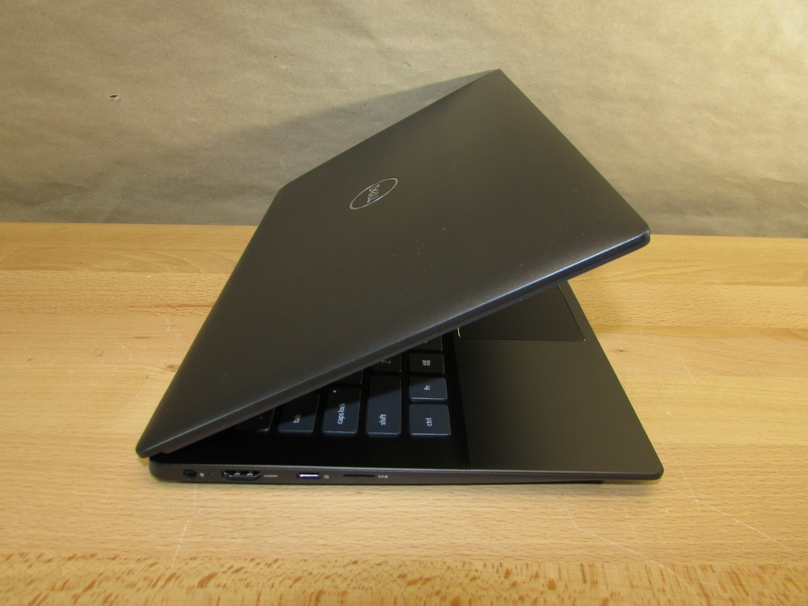 Dell Latitude 3301 i5 8th Gen 8GB RAM 128GB SSD 13.3″ Win10 Pro Laptop