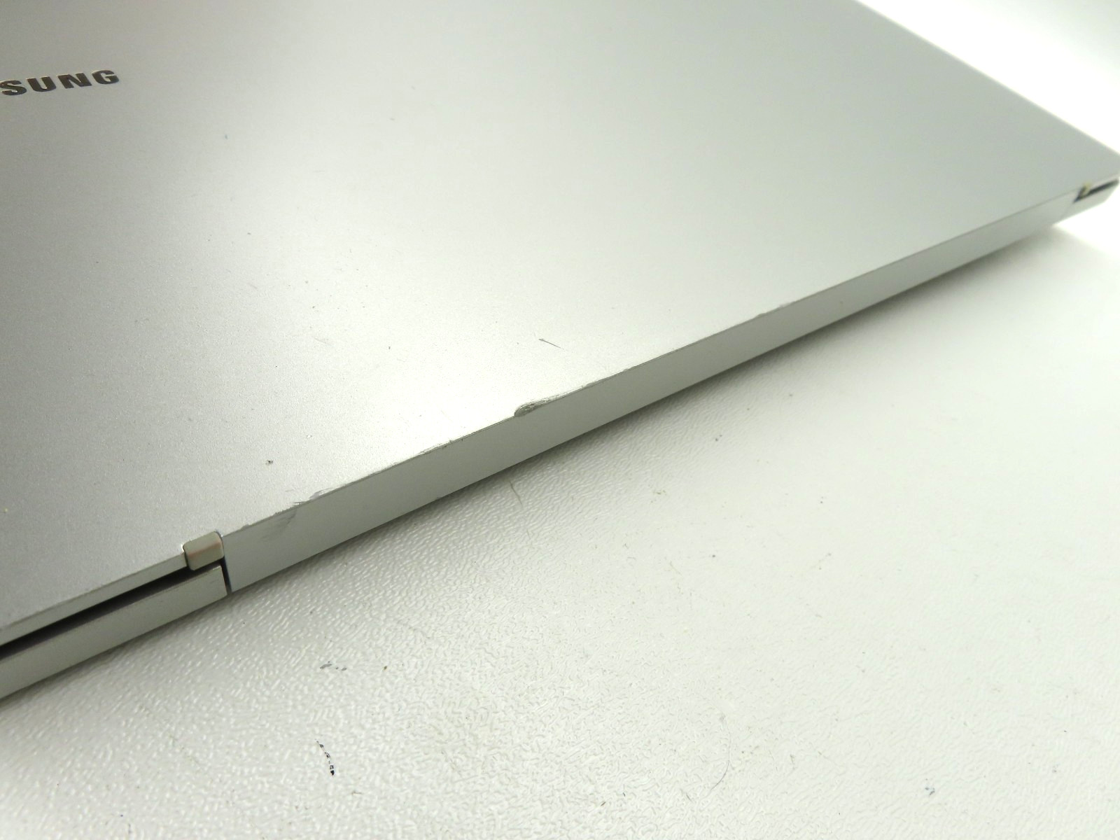 Samsung Galaxy Book Go NP545XLA 14″ Snapdragon 8cx Gen 2 8GB RAM 256GB UFS