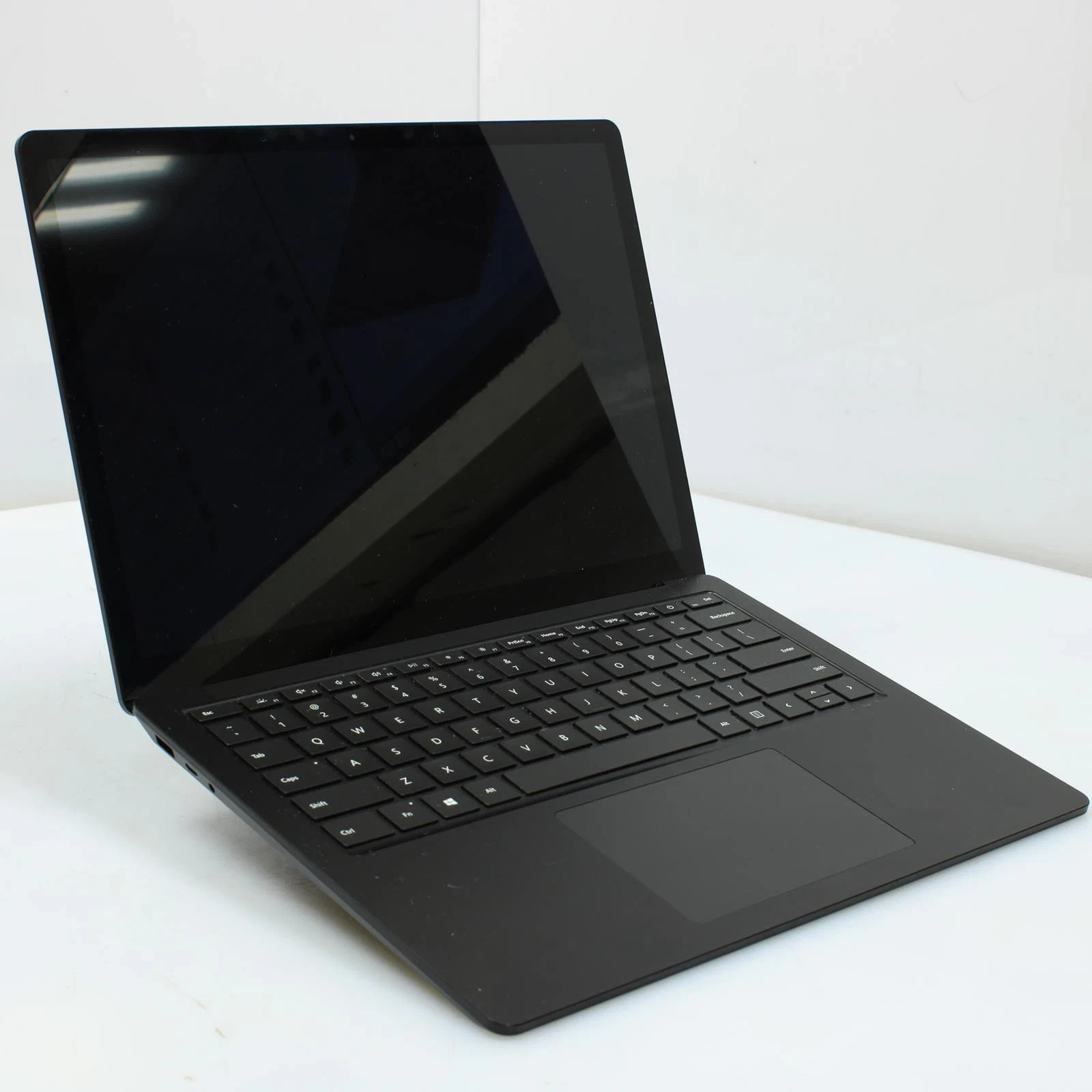 Microsoft Surface Laptop 3 13.5″ Touch i7 10th Gen 16GB RAM 512GB SSD Windows 11