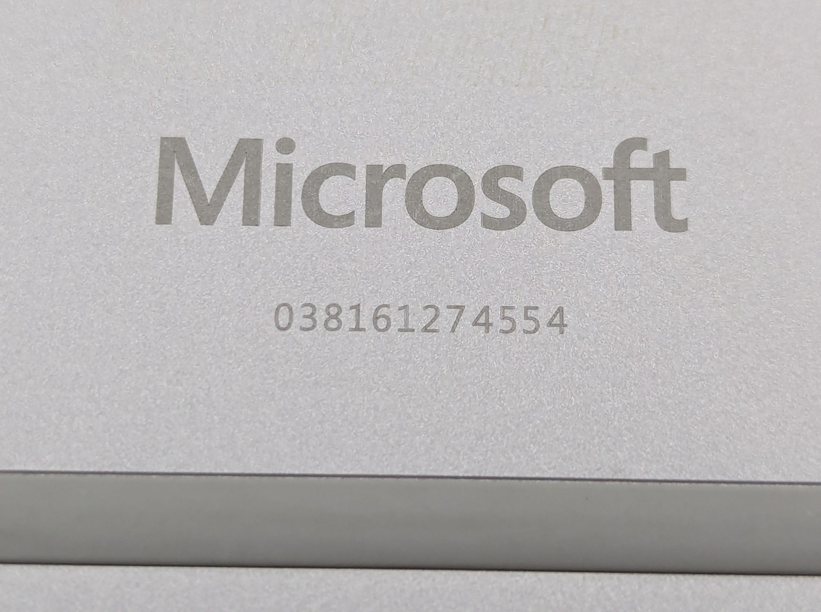 Incomplete Microsoft Surface Book 2 15″ i7-8650U 1.90GHz 16GB 256GB NVMe NVIDIA