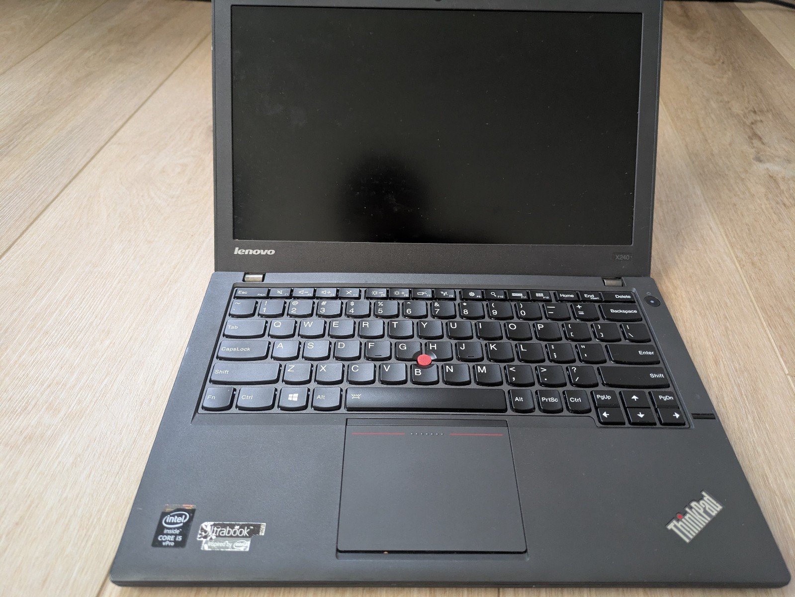 Thinkpad x240 i5 8GB no HDD no battery