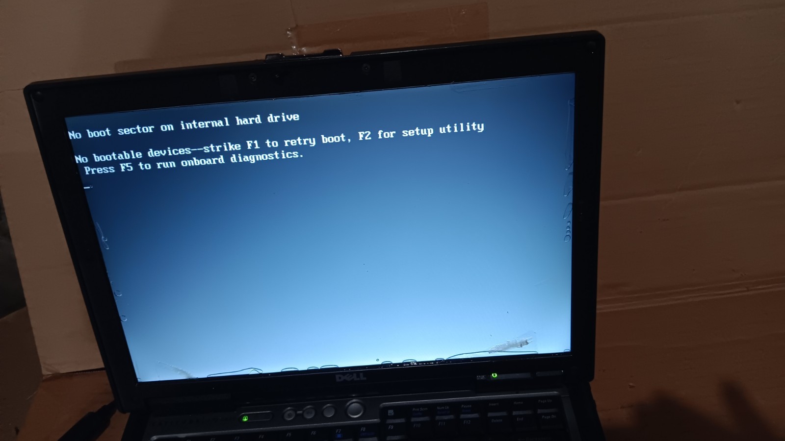 Dell Latitude D630 ATG Rugged Laptop Intel C2D @ 2.20 GHz 80 GB HD 14 LCD Screen