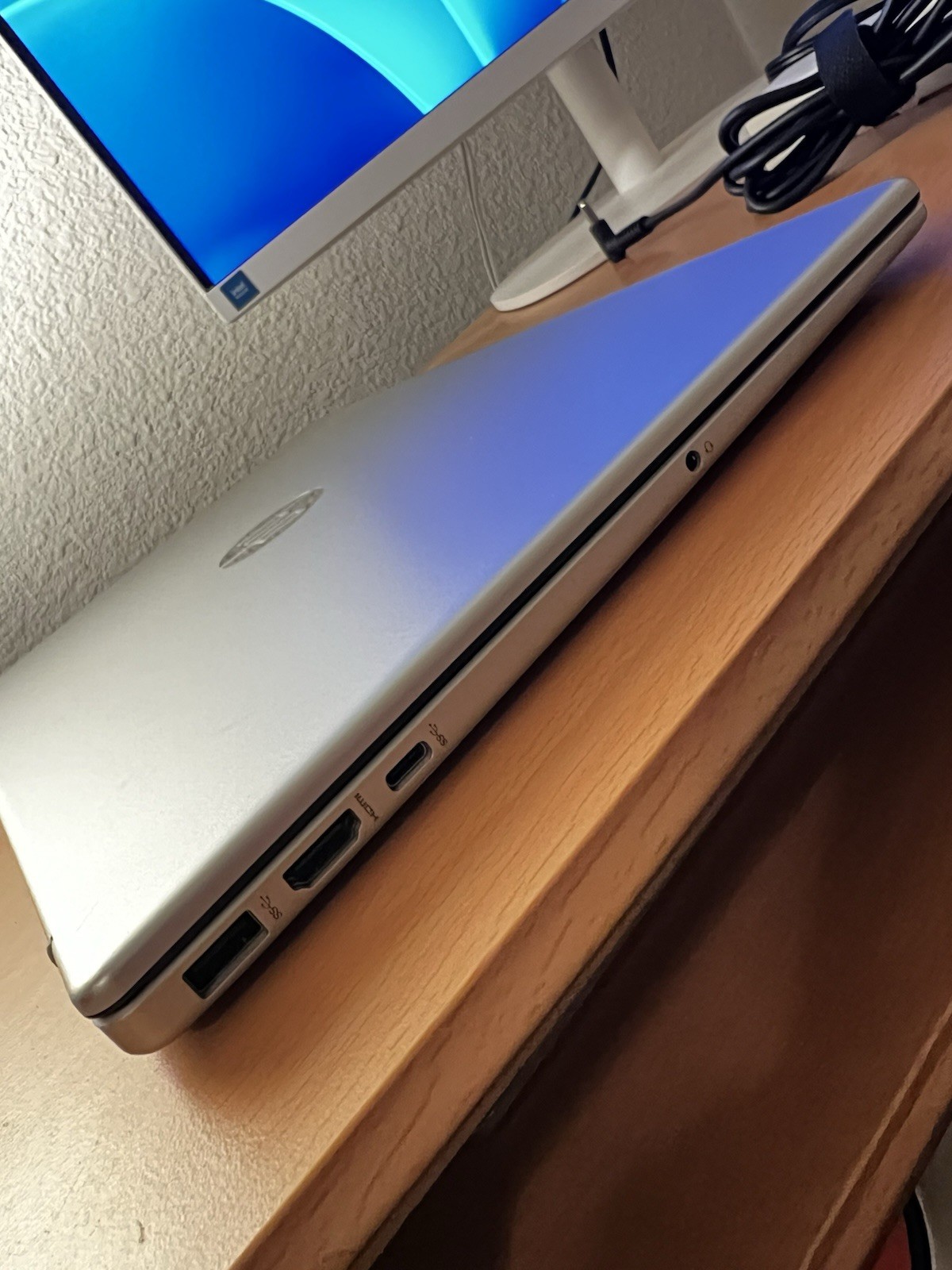 HP 15.6” Touchscreen Ryzen 7 7730U 16GB RAM 512GB SSD Windows 11 w/ Charger