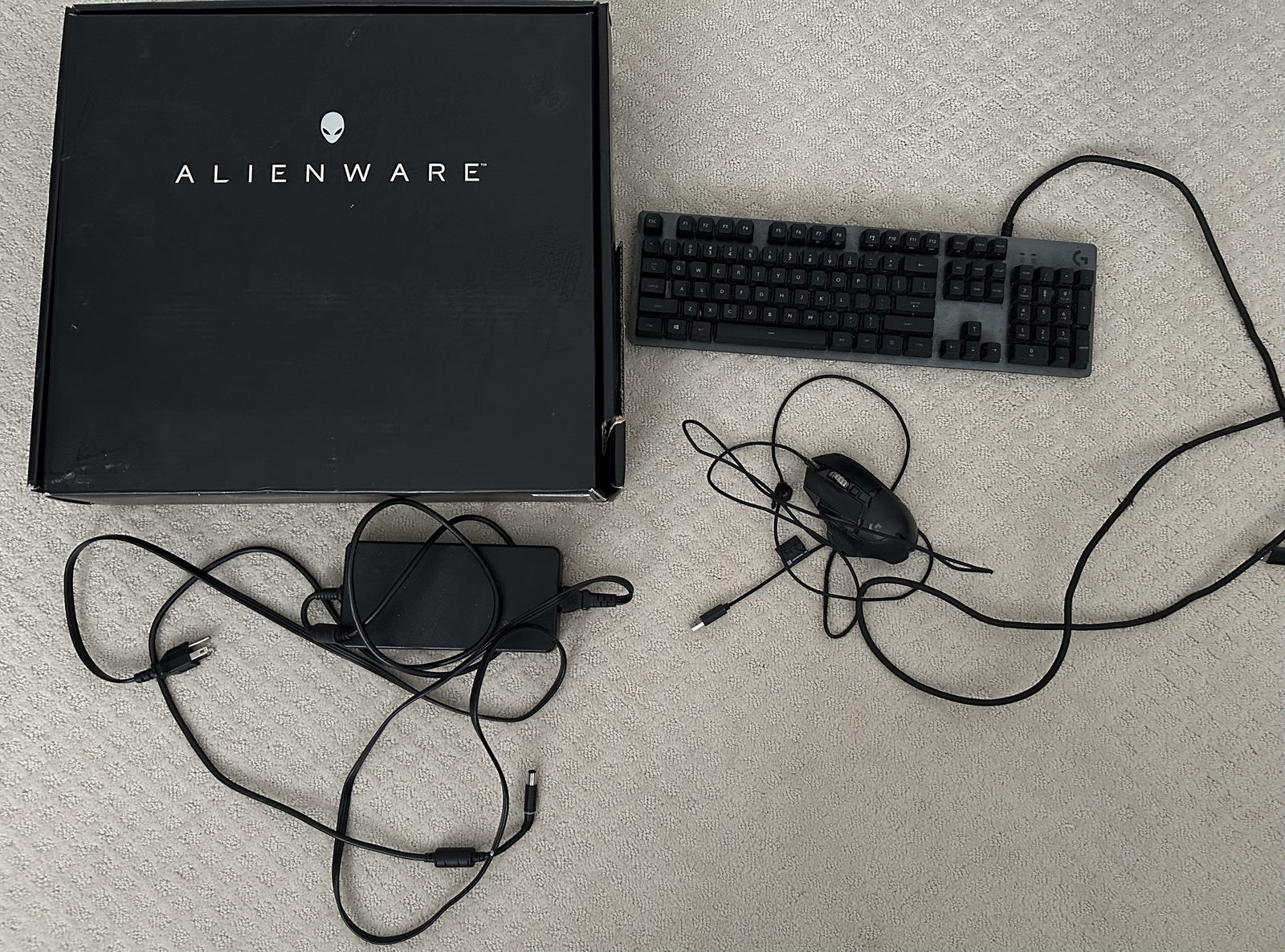 Alienware 15 R3 i7-7700HQ CPU @ 2.80 GHz, 16.0 GB RAM, 64-bit operating system