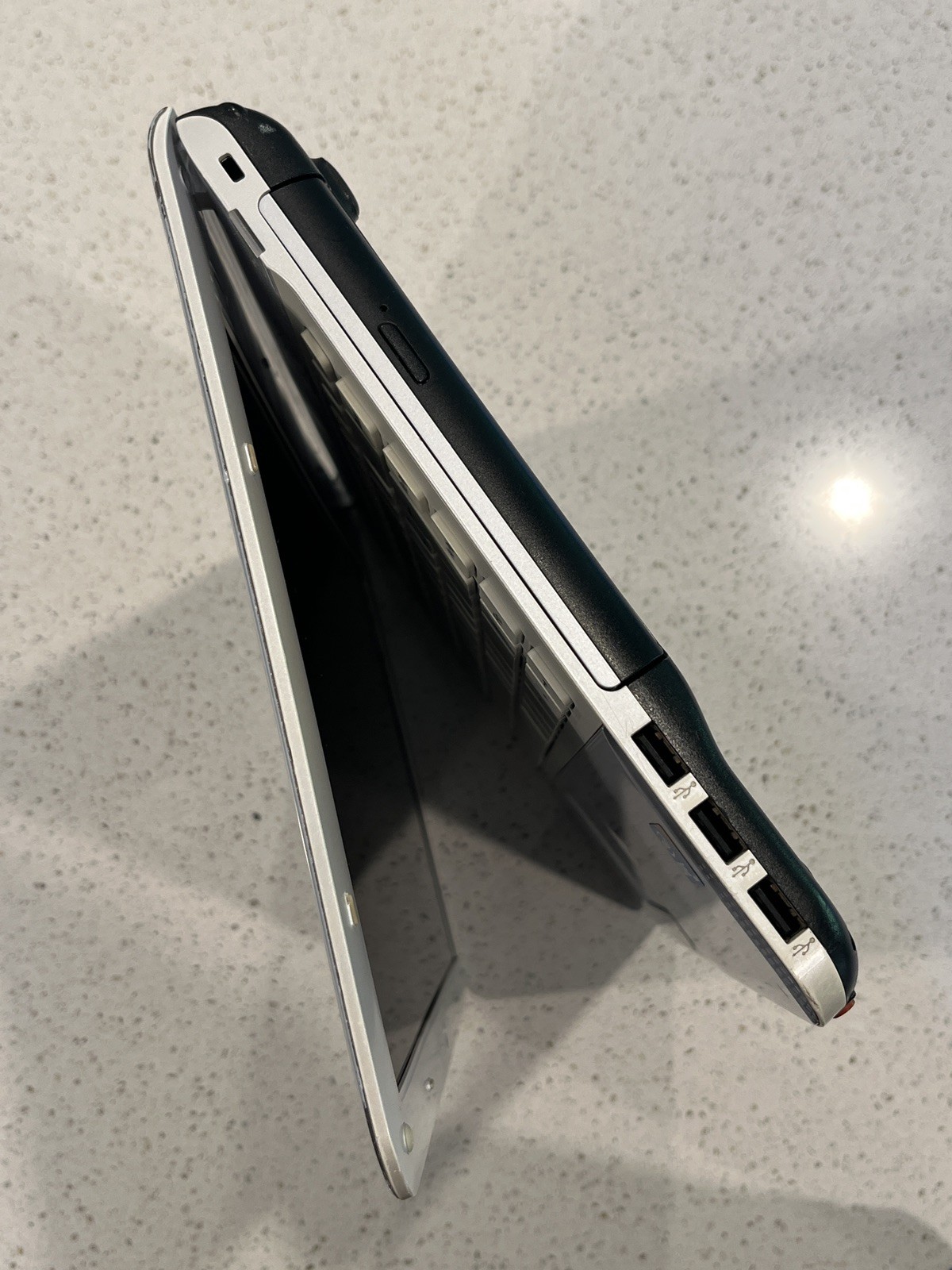 Sony Vaio VPCEA45FL i3-M380 8GB RAM 120GB SSD Radeon HD 5000