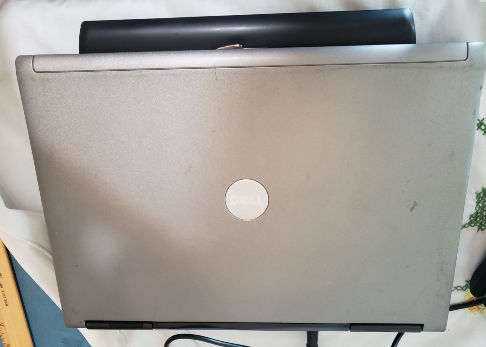 Dell Latitude D630 Laptop Windows Vista WiFi Serial port DVD/CD Works SEE Pics