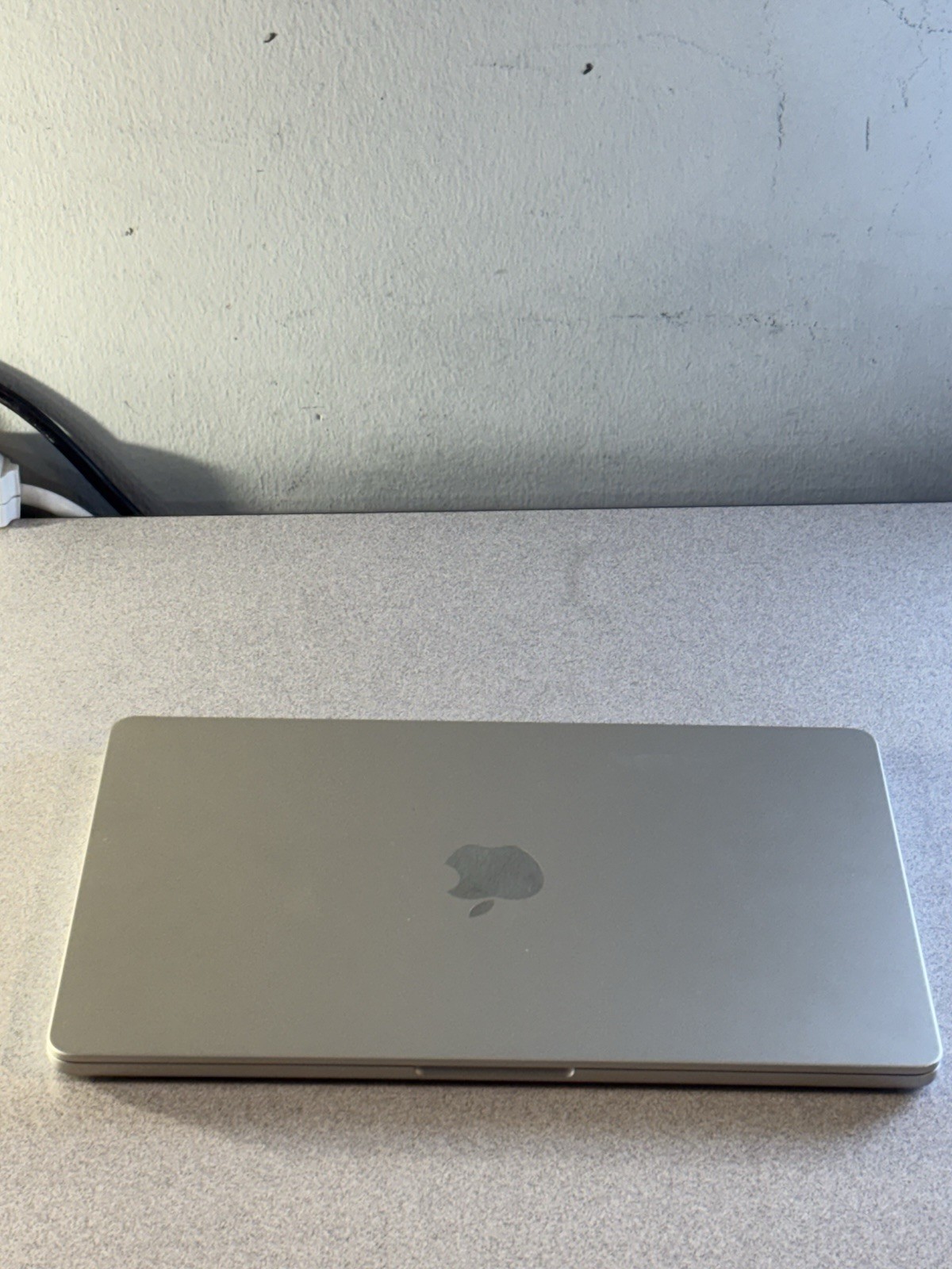 Apple MacBook Air M2 2022 Model 13.3″Gray (256GB SSD, 8GB Ram) Charger Included