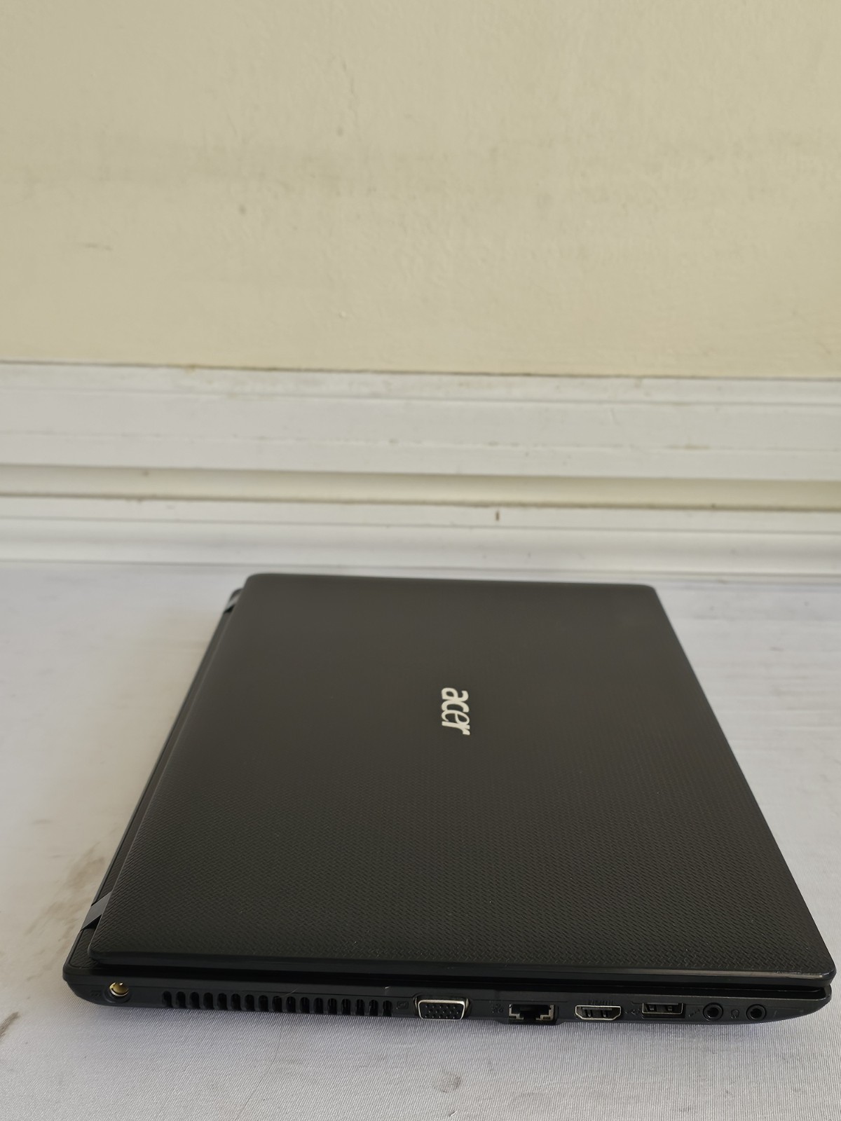 Acer Aspire 5253 Laptop – AMD C-50 – 8GB RAM – NO HDD/OS – Parts/Repair – READ
