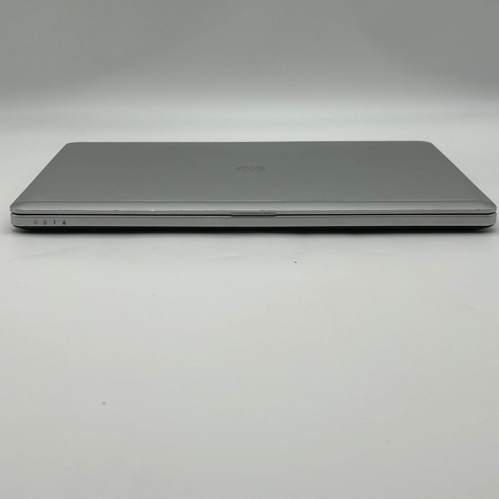 HP EliteBook Folio 9480m 14″ |Core i7 2.1GHz |8GB RAM |256GB| Silver w/ Charger