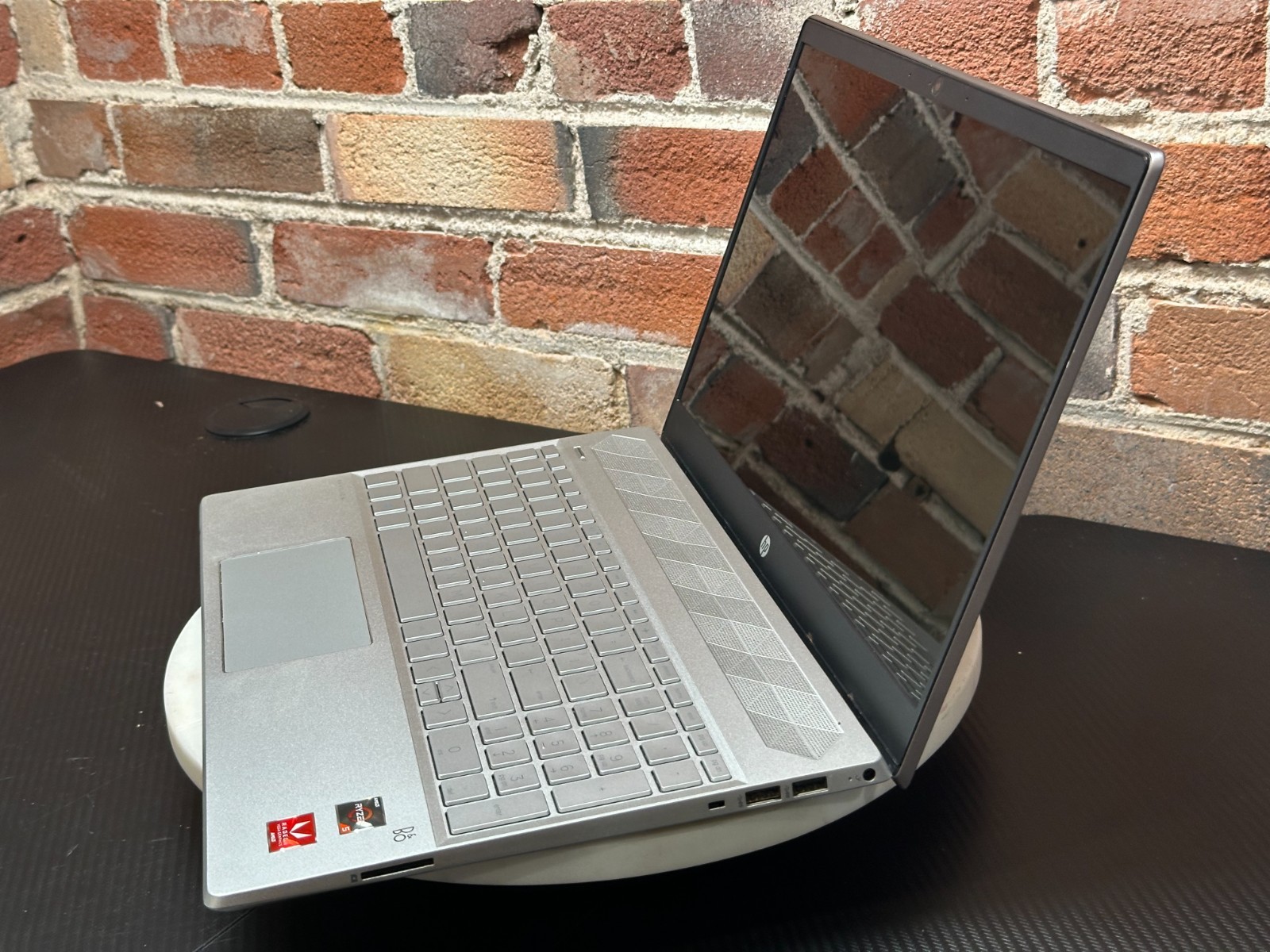 HP Pavilion 15.6″ Touch 15Z-CW100 Ryzen 5 3500U 2.1GHz 16GB RAM 256GB SSD – Fair