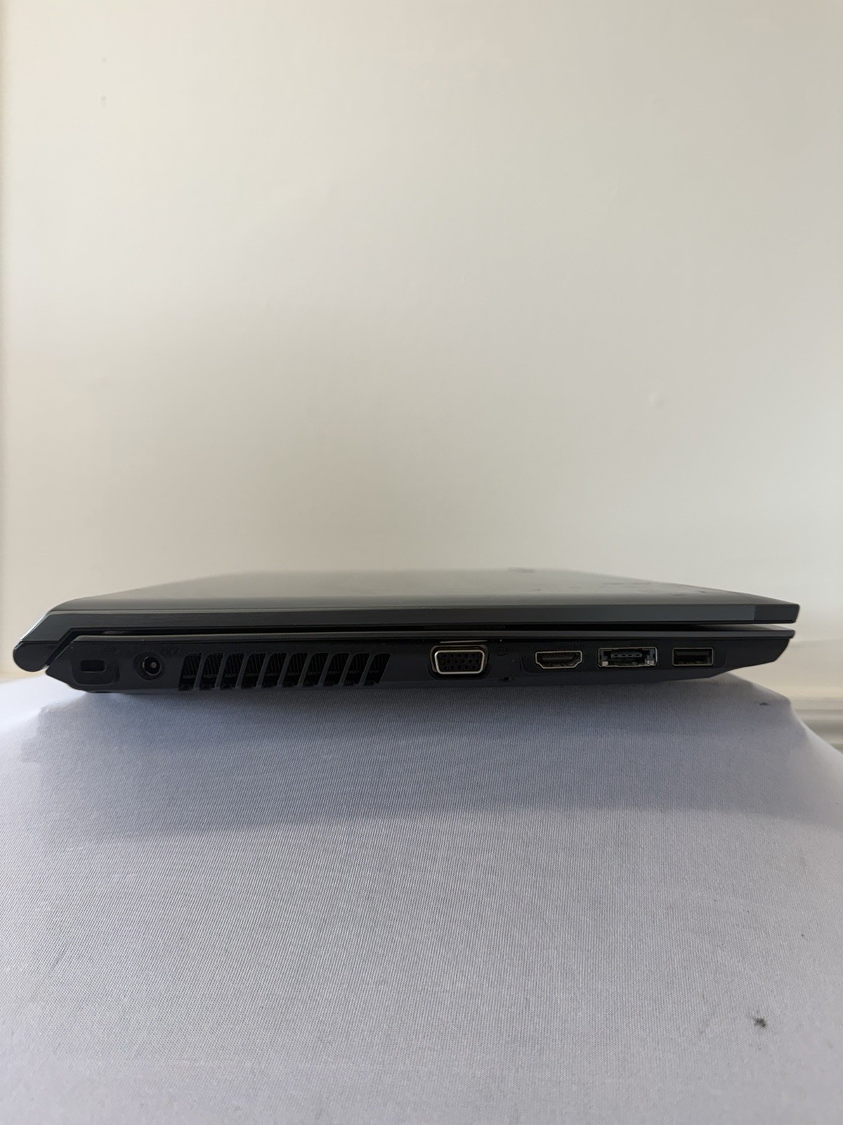 Lenovo V570 Laptop – Good Screen – Intel i5-2450M – RAM 6 GB – Read Des