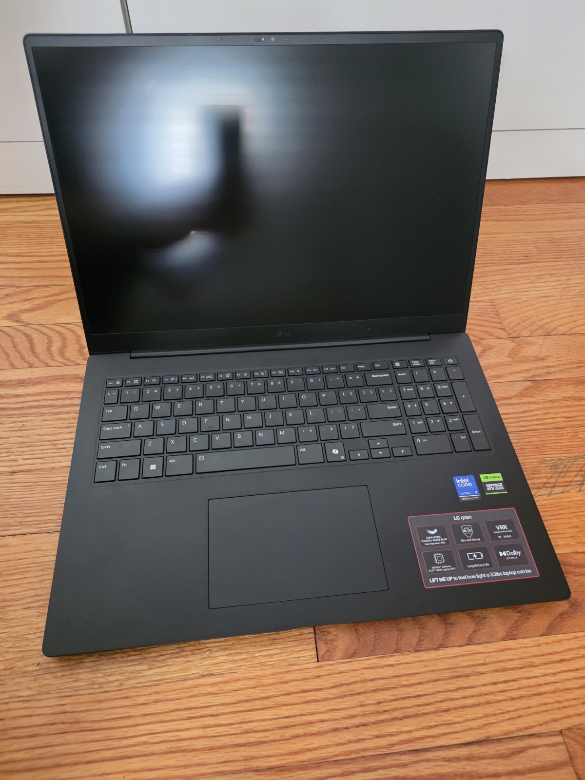 LG gram Pro 17 Laptop Intel Core Ultra 9 32GB Memory NVIDIA RTX5050 1TB SSD