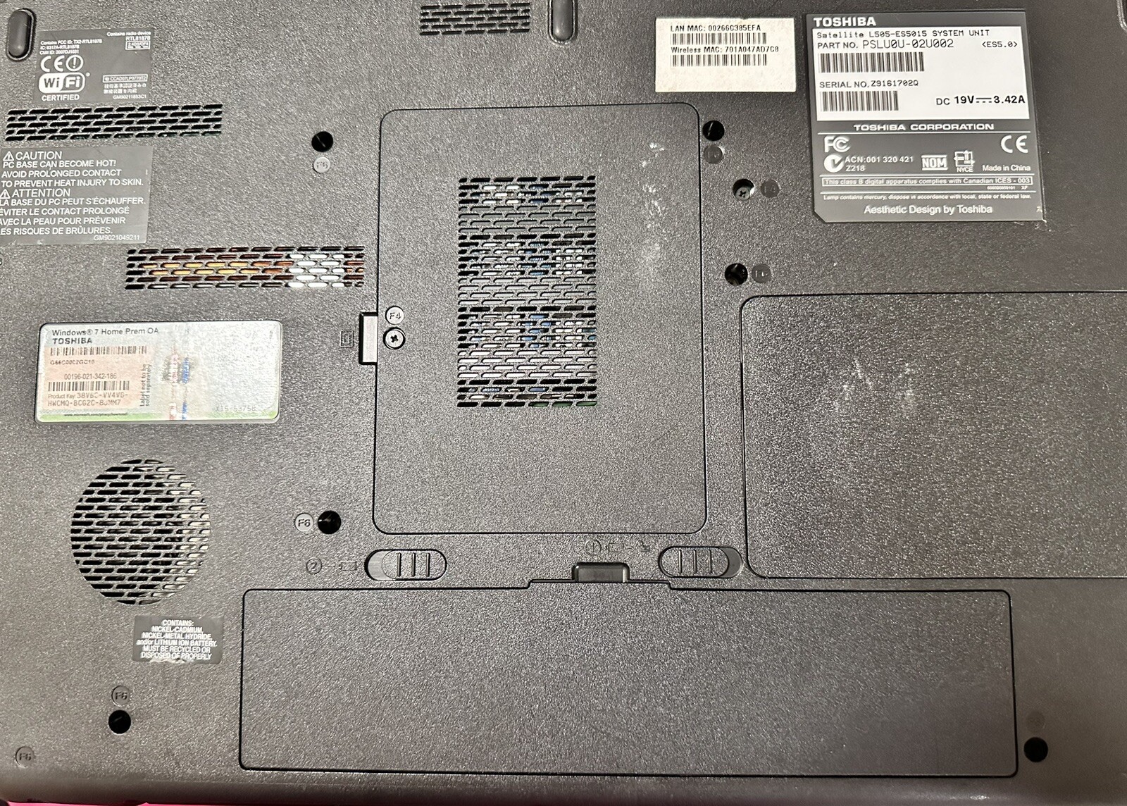 TOSHIBA Satellite L505-ES5015 Laptop