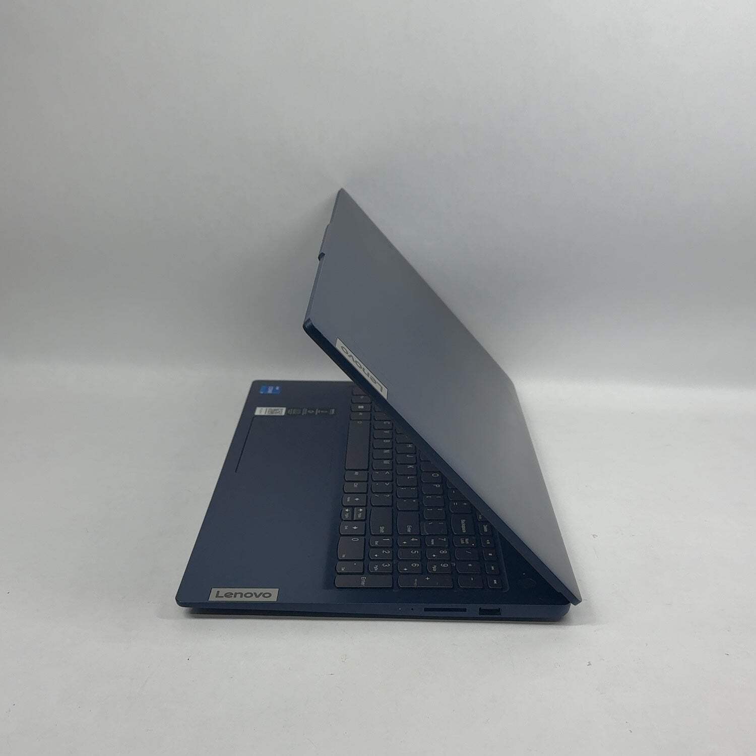 Lenovo IdeaPad Slim 3 15IRU8 15.6″ i5-1335U 1.3GHz 8GB RAM 500GB SSD