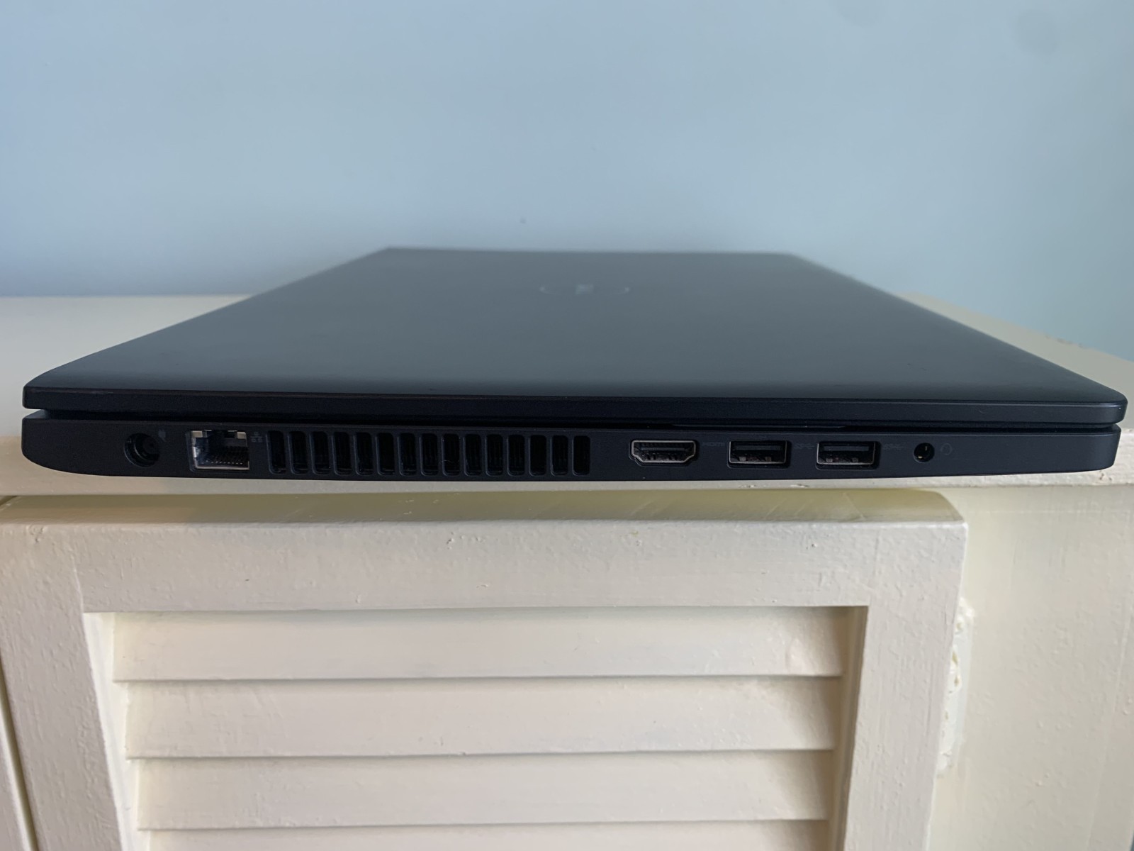 Dell Latitude 3560 laptop 8gb RAM 298gb HDD Windows 10 Pro 15.6” screen