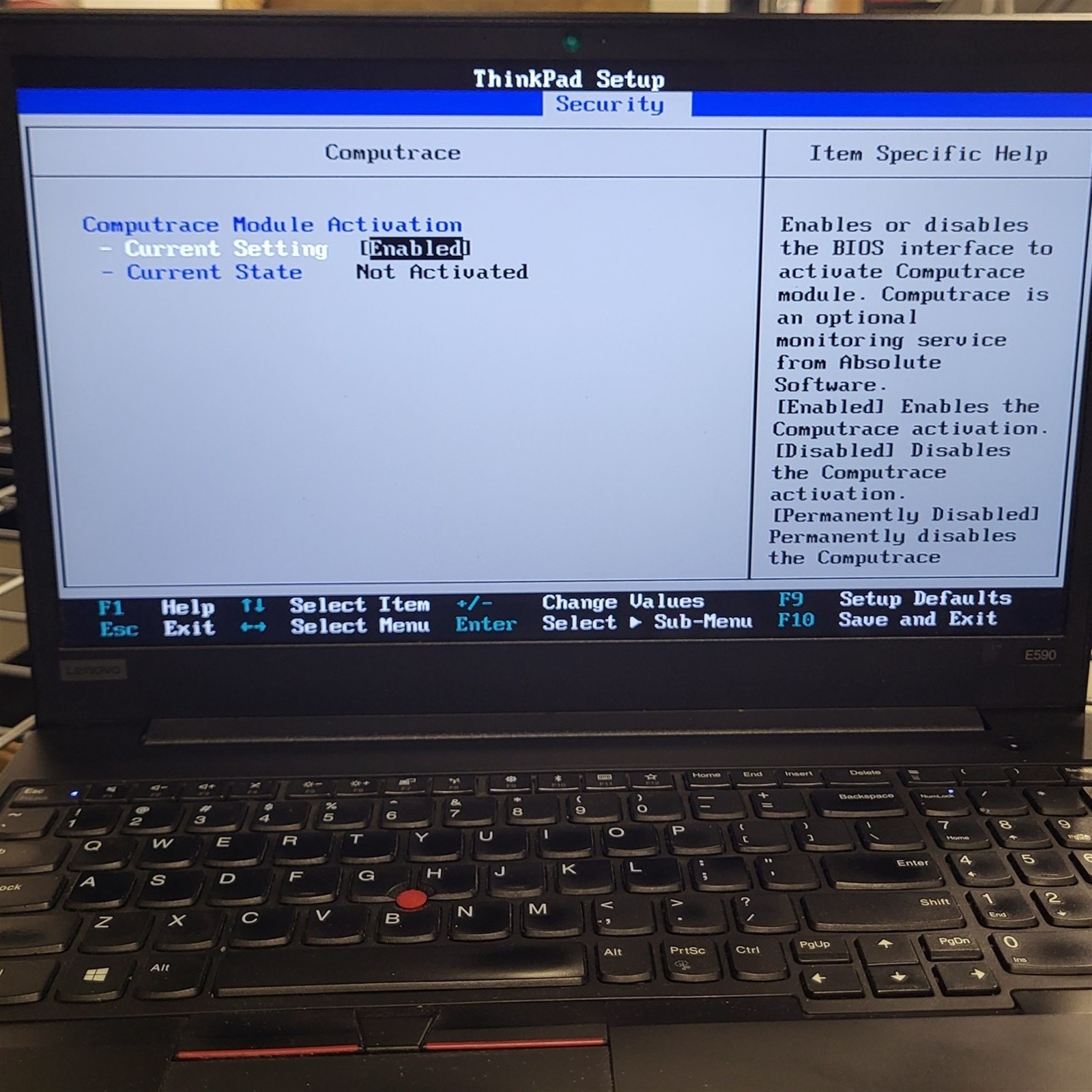 Scratched LCD Lenovo ThinkPad E590 Laptop Intel i5-8265U 1.6GHz 8GB 256GB w/OS
