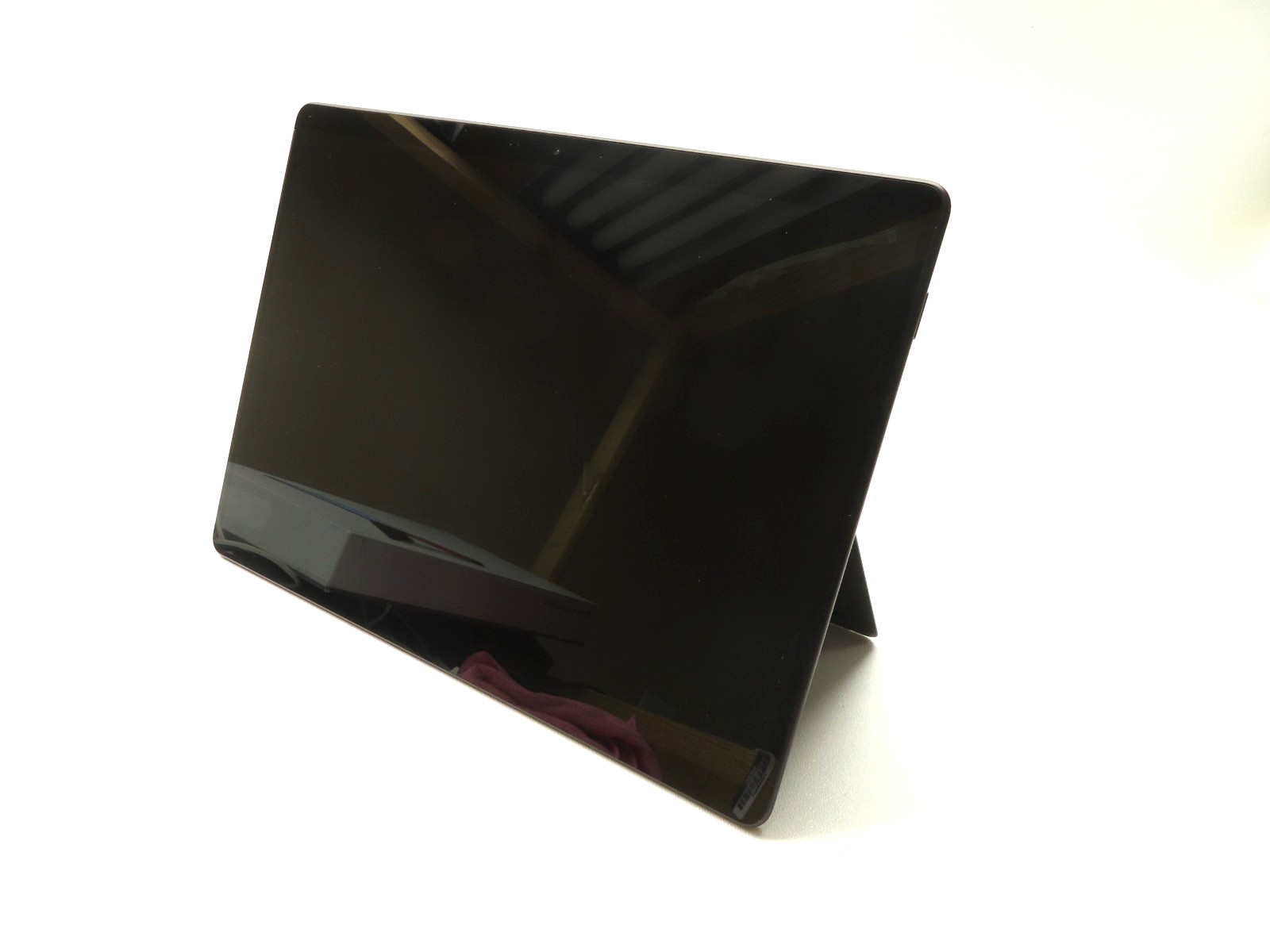 Microsoft Surface Pro X 1876 13″ SQ1 3.0GHz 8GB RAM 256GB SSD