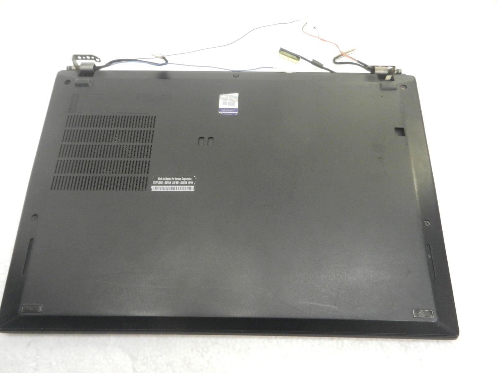 Lenovo ThinkPad T490s 14″ Core i7-8565U @ 1.8GHz / 8GB RAM / NO HDD / NO SCREEN
