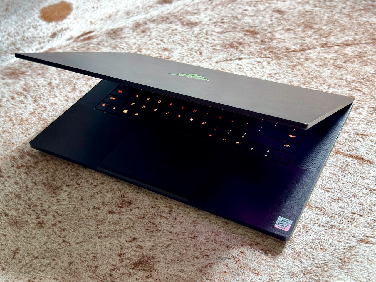 Razer Blade 15 Advanced 4K OLED, RTX 2080 Super, i7-10875H, 32GB RAM, 1TB SSD!