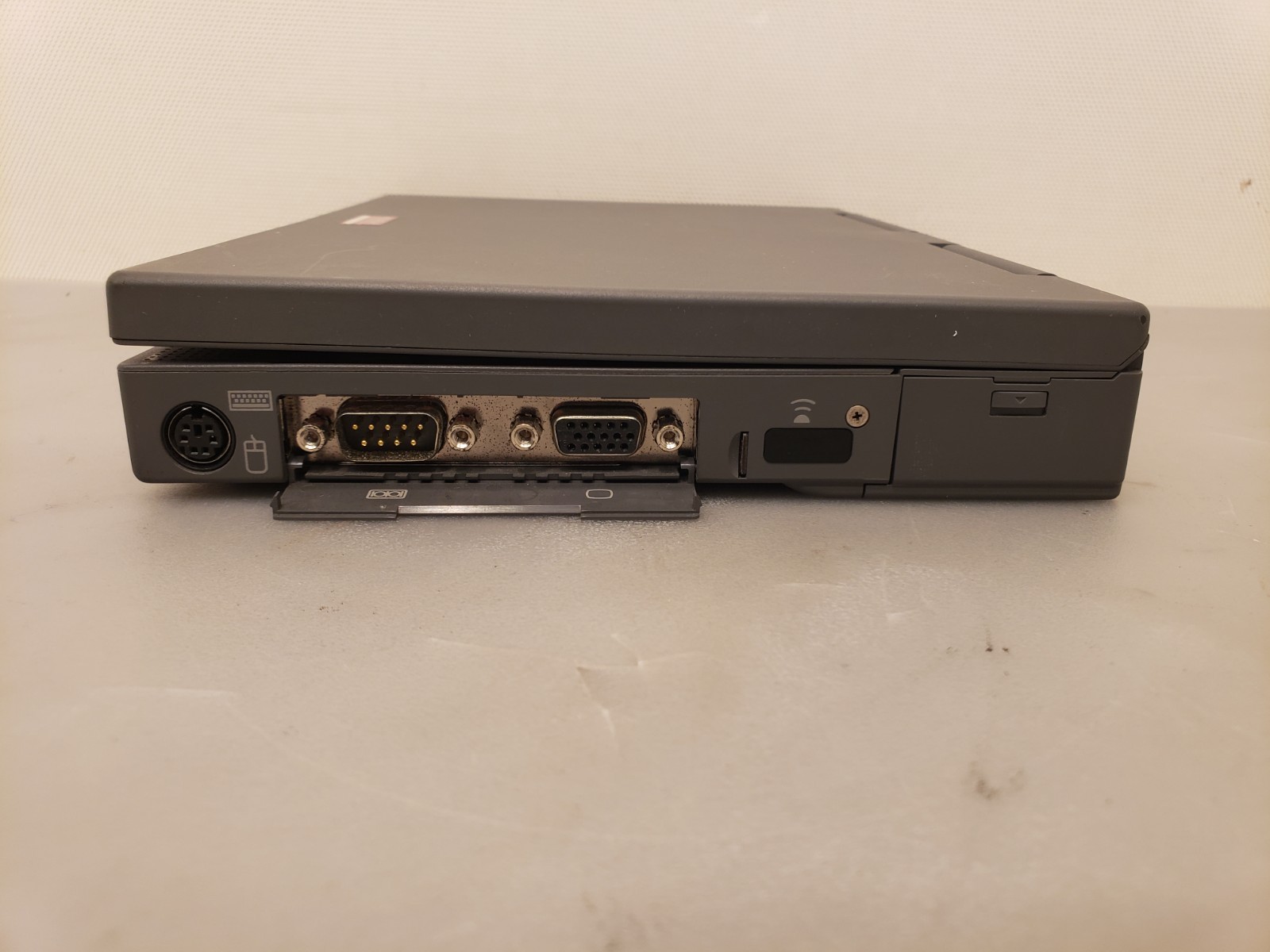Rare Mini Hitachi Visionbook Traveler 3000 (ThinkPad 235 clone) Laptop *No Power