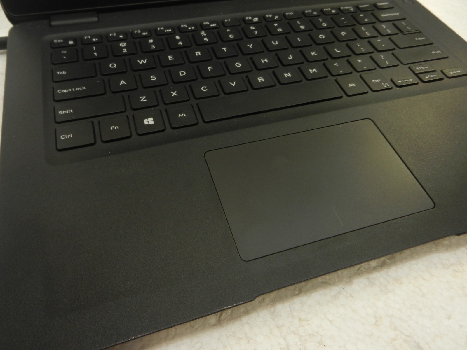 Dell Latitude 3400 Intel i5-8265U 1.6GHz 8GB RAM No Drive No OS