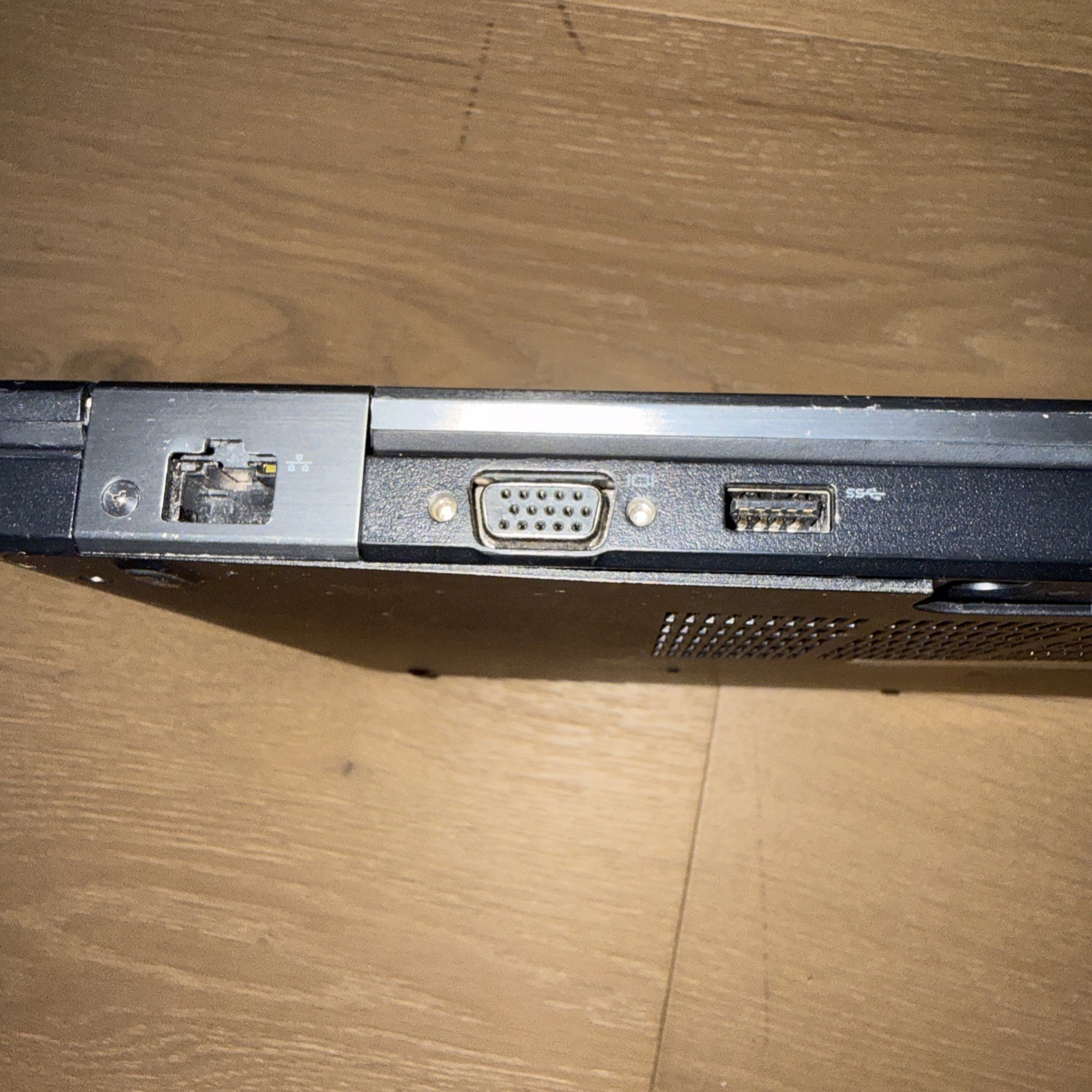 Dell Latitude E5550 Intel Core I5-5200U 2.2GHz, No RAM, No HD, No Battery