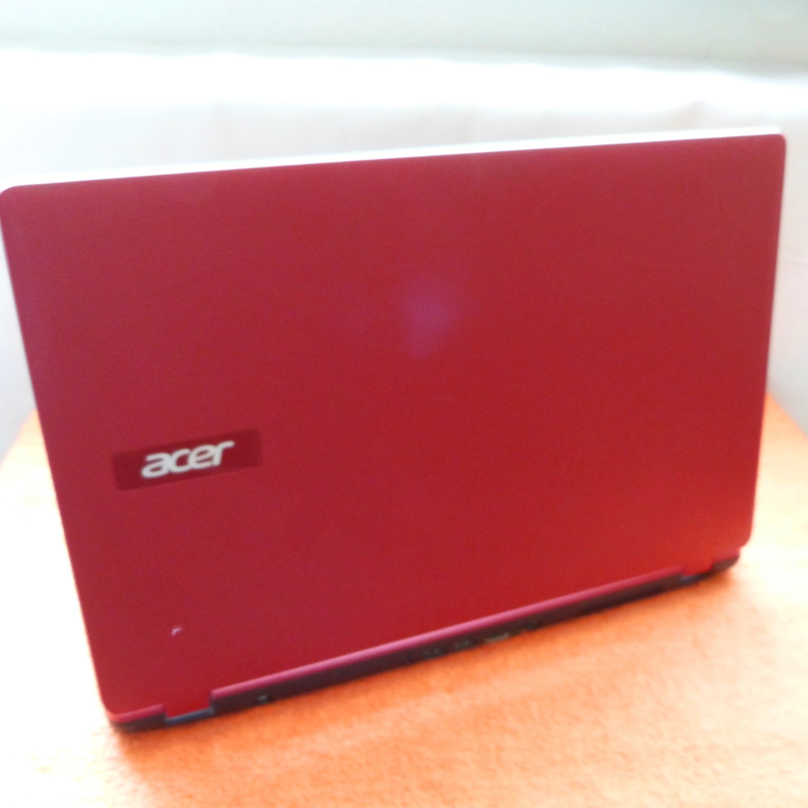 Acer ES1 571 UltraBook 15″ RED DESIGN l 1TB Windows 11 l HDMI USB3 DVDRW