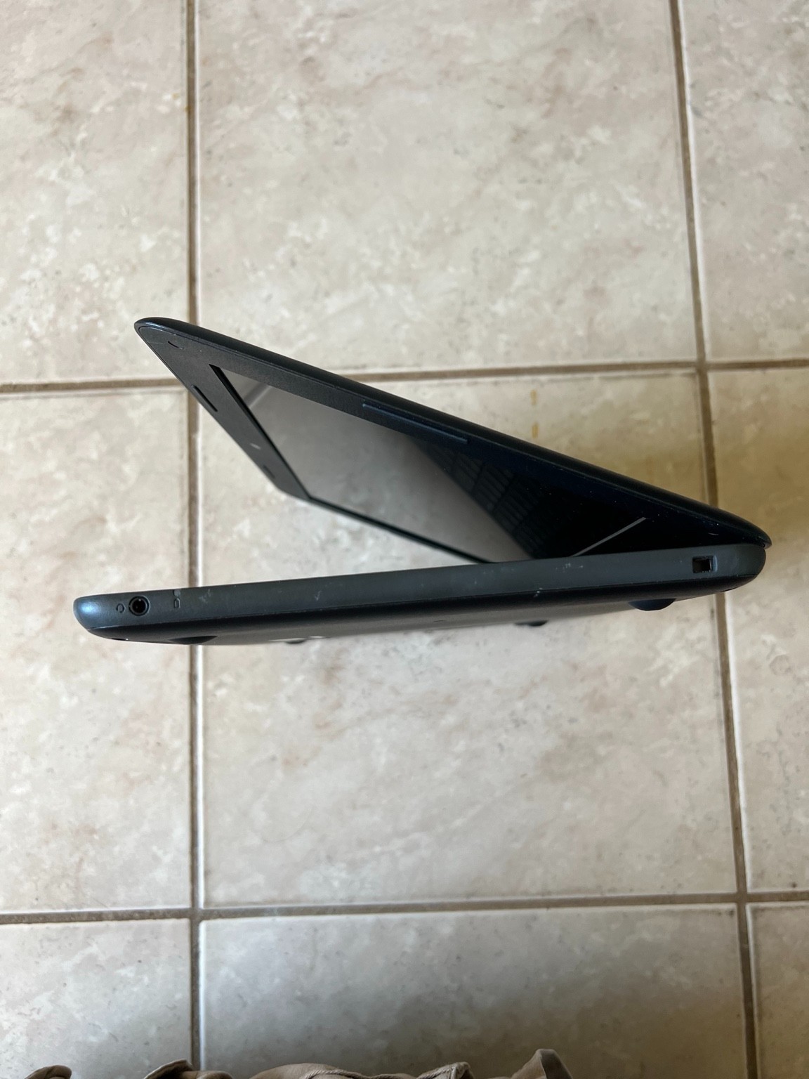 Dell Latitude 3190 11.6″ Laptop Celeron N4100 4GB 128GB SSD Windows 11 + Charger