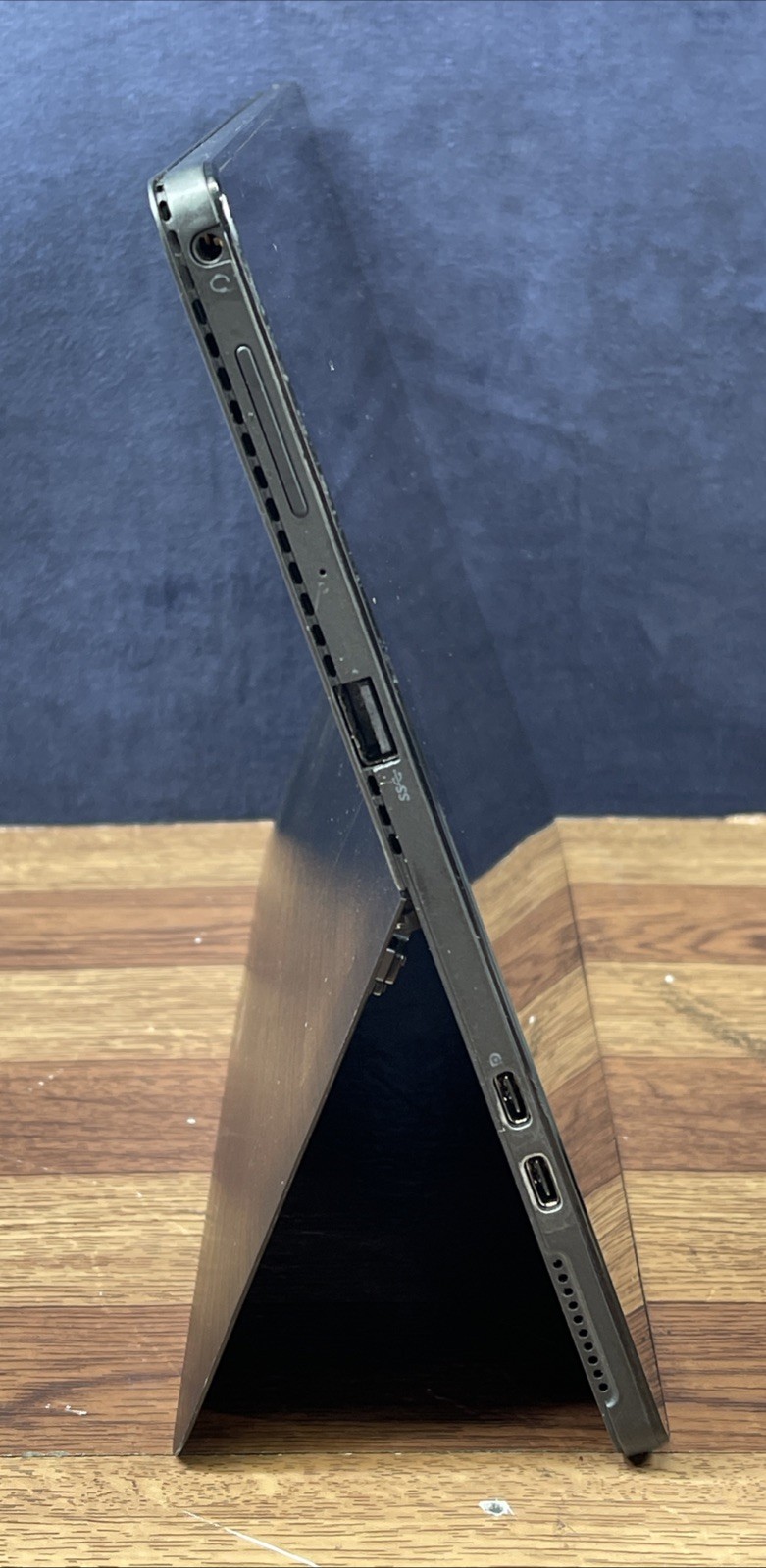 Dell Latitude 5290 Core i5-8350U 3.60 GHz 8GB RAM 256GB SSS NO OS
