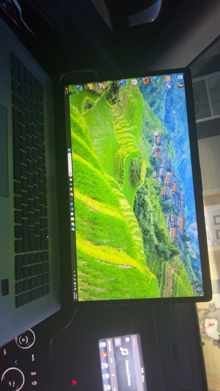 HP 17..3 Full HD Laptop Amd Ryzen 5 7000 Series 8gb