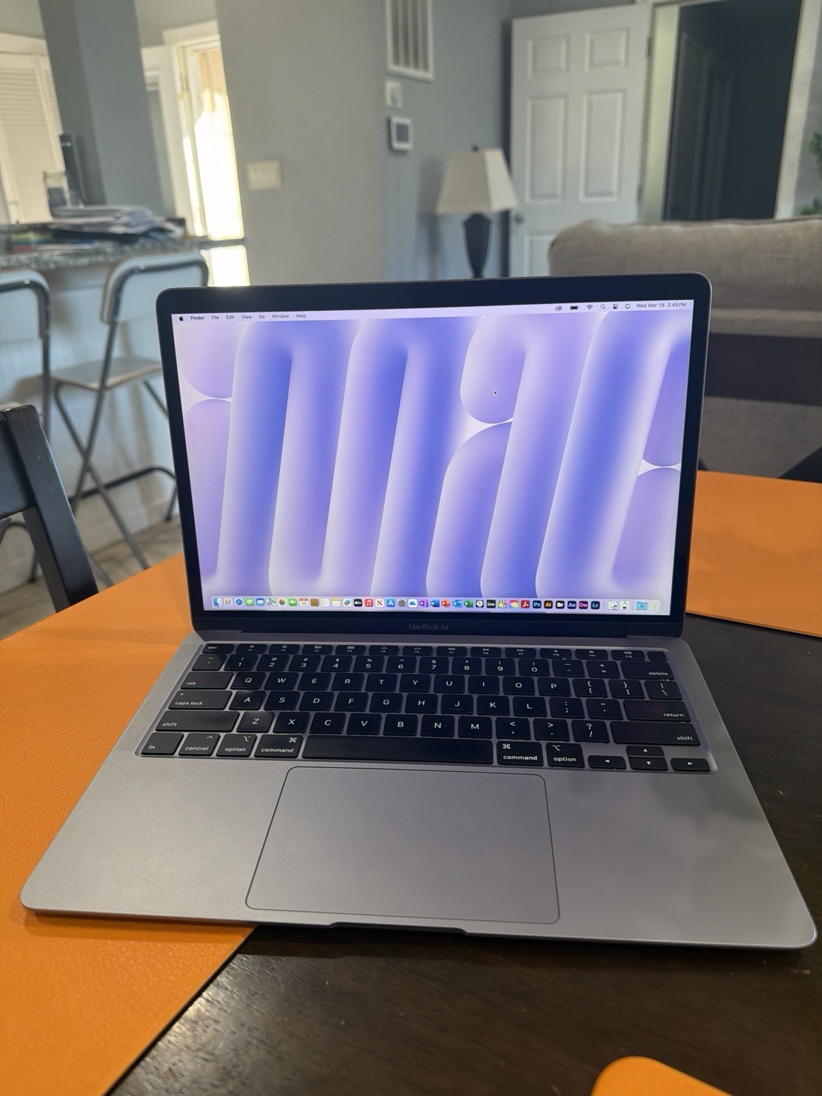 APPLE MACBOOK AIR 13” 2020 QUAD CORE i5 8GB RAM 256GB SSD! FAST 💨!!