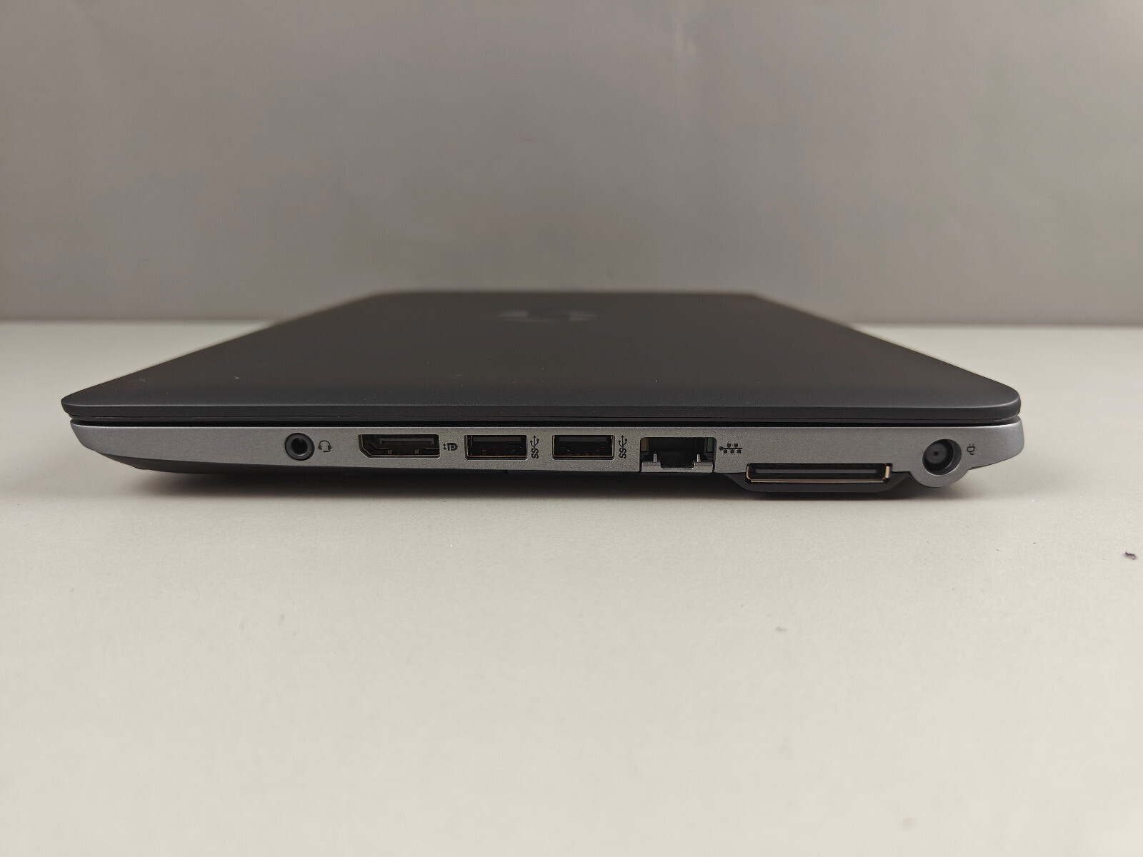 HP Elitebook 820 G1 12,5″ i5-4310U, 4GB RAM, 180GB SSD, UMTS, WIN 10 Pro