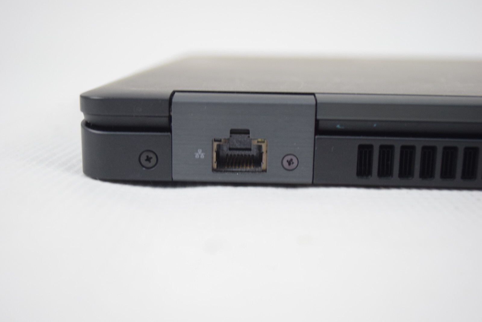 Dell Latitude 5580 Intel Core i7-7600U 2.8GHz 16GB RAM No HDD or OS