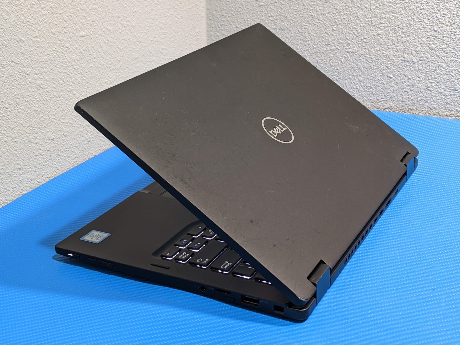 Dell Latitude 7390 2n1 13.3″ FHD TOUCH i7-8650U 1.9GHz 16GB 512GB SSD W11P +PA
