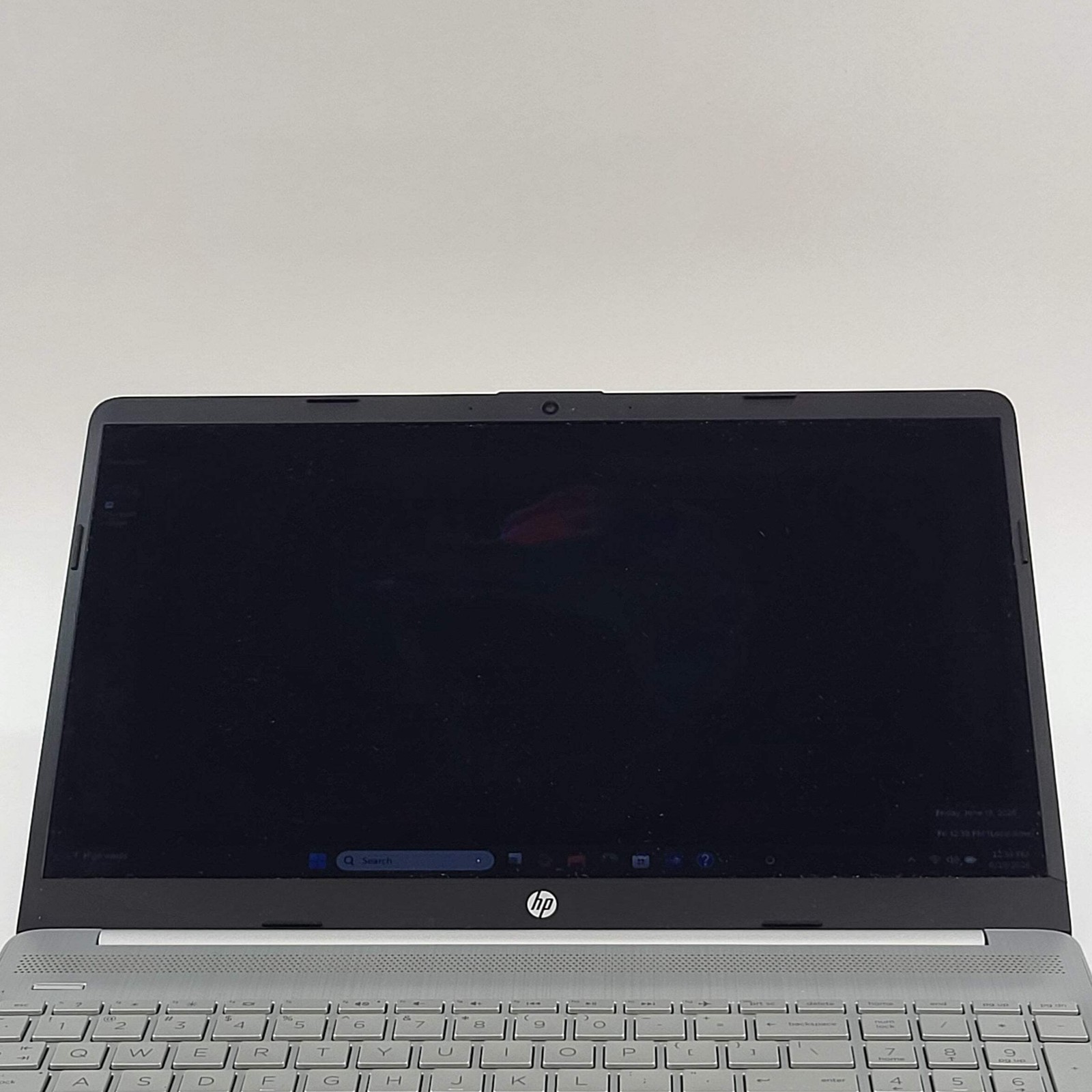 HP Laptop 15-DW1033DX 15.6″ Celeron N4020 1.1GHz 8GB RAM 128GB SSD