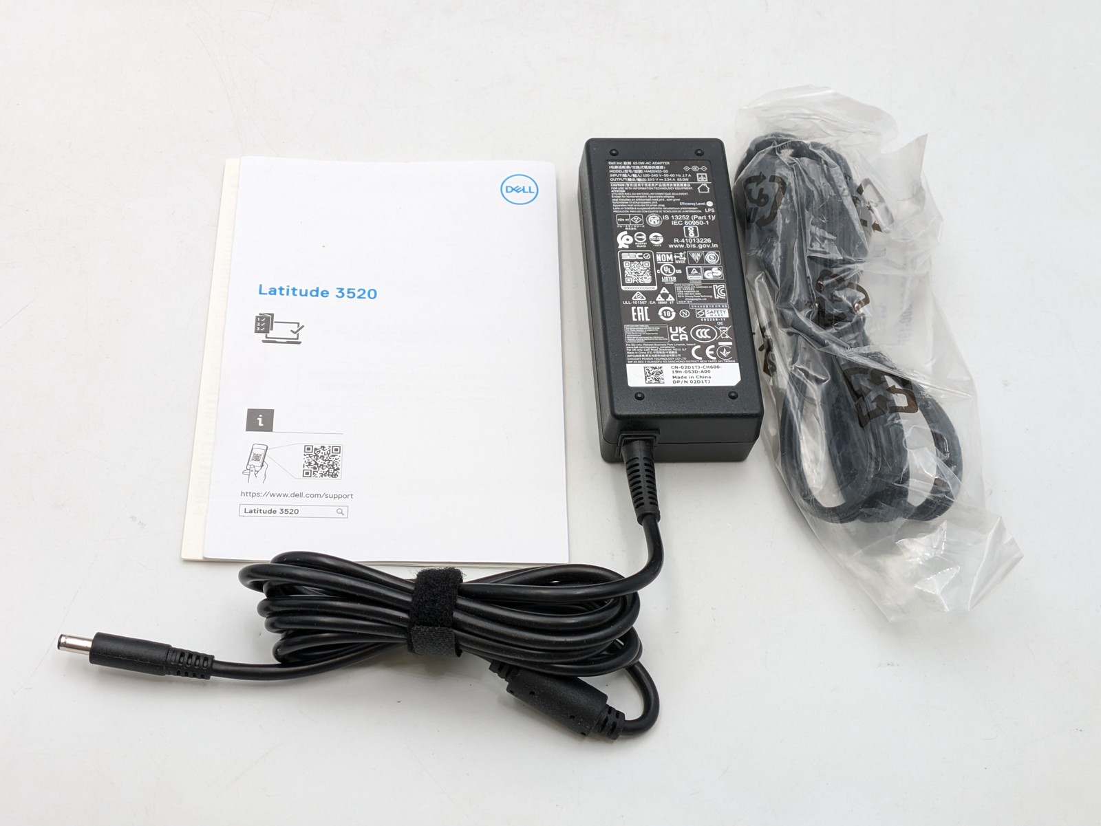 Dell Latitude 3520 15.6″ i7-1165G7 8GB DDR4 256GB SSD Windows 11 Home