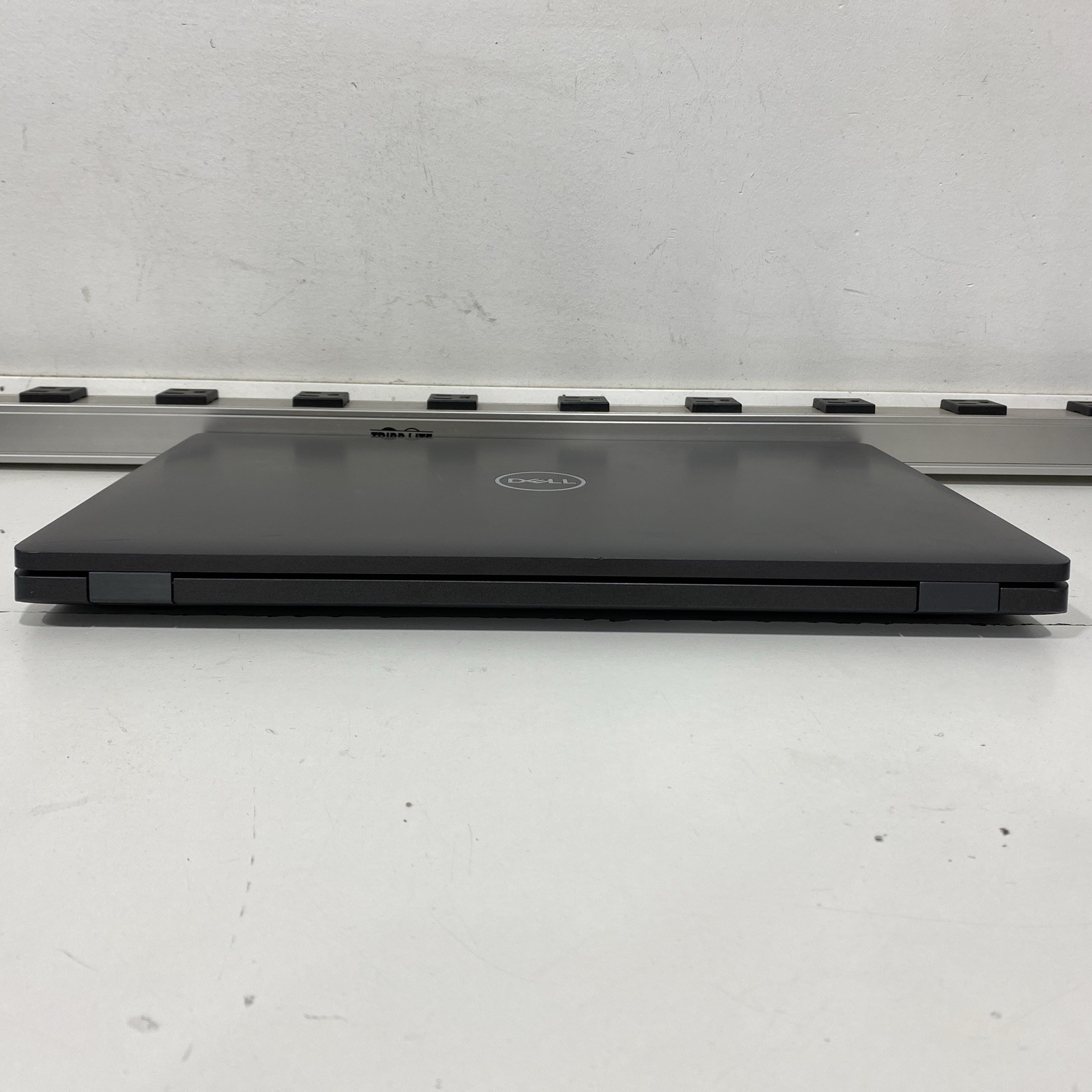 Dell Latitude 5501 – 15″ FHD – i7-9850H – 16GB – 256GB SSD – Win 11 Pro – READ
