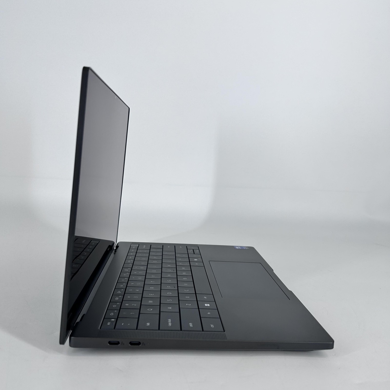 Dell Pro Max 14 Premium MA14250 Ultra 9 285H 32GB 512GB RTX PRO 2000 Blackwell
