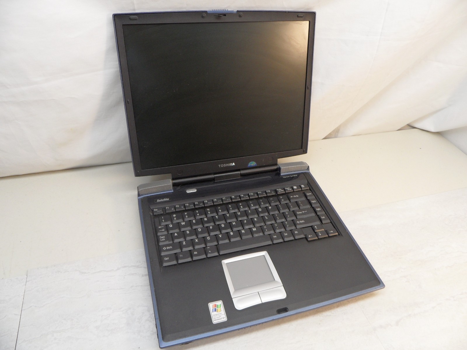 Toshiba Satellite A10 A10-S127 Parts Laptop No Hard Drive Posted To Bios