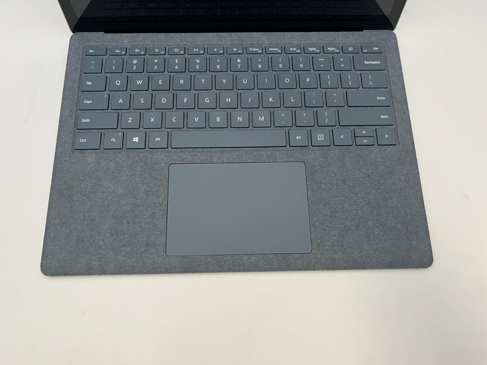 Microsoft Surface Laptop 4 1950 13.5″ Touch i5-1145G7 16GB RAM 500GB NVME