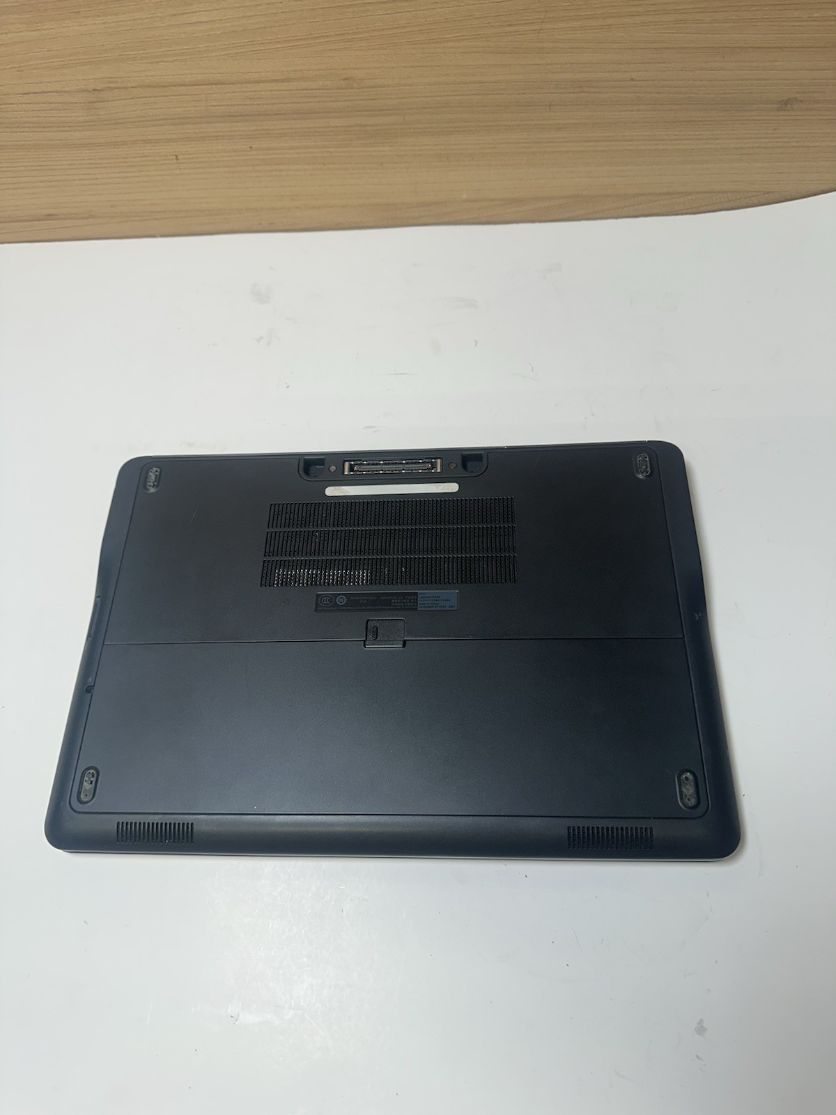 Dell Latitude E7240 i3-4010U 8GB RAM, No hdd with Charger