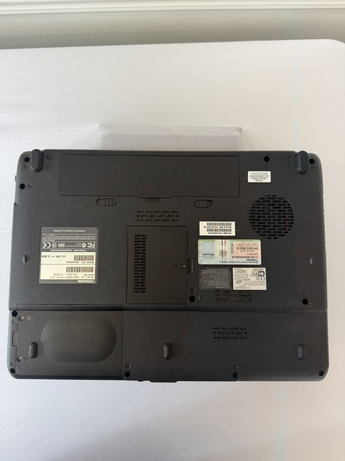Toshiba Satellite L305-55955 – Good Screen – Intel Celeron 900 – Read Desc