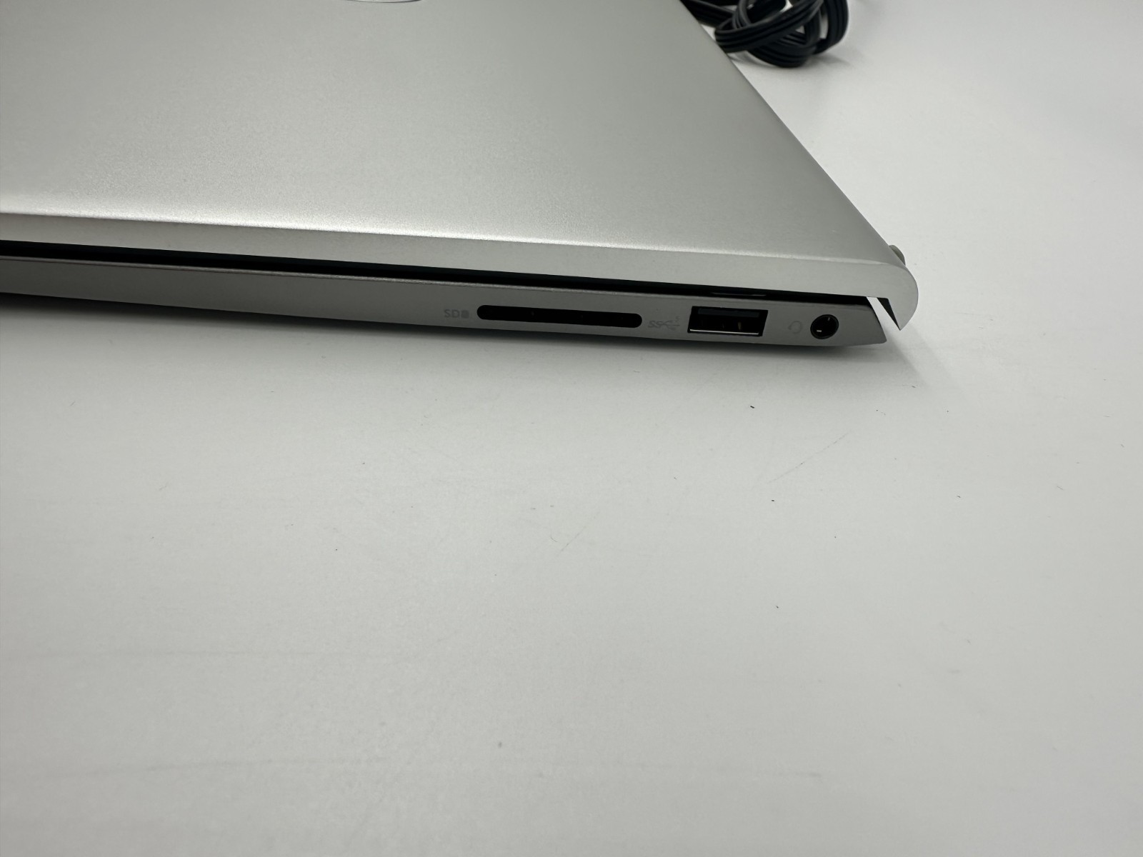 Dell Inspiron 5515 15.6″ FHD Ryzen 5 2.10 GHz 5500U 16GB RAM 512GB SSD Touch