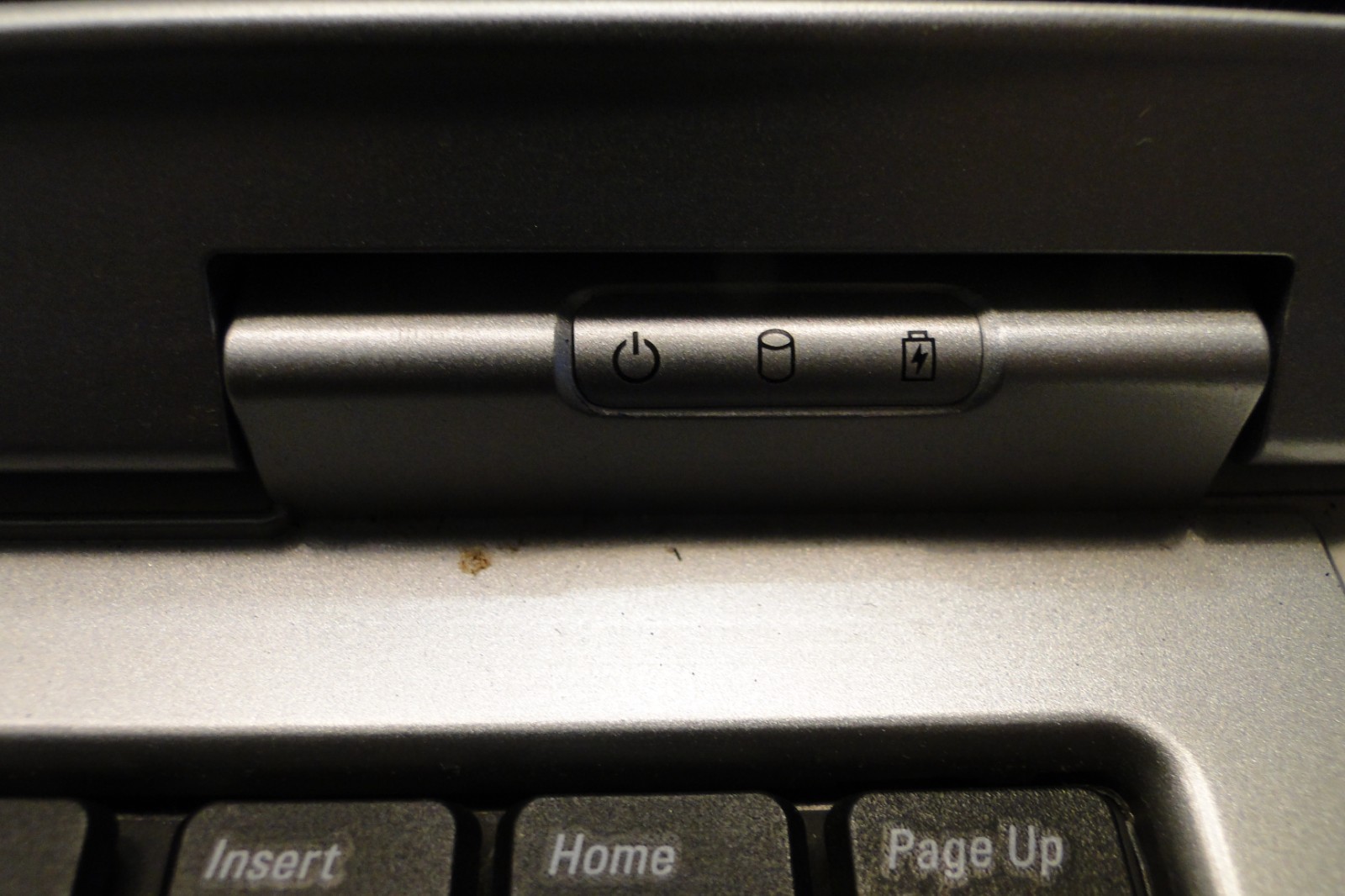 Dell Inspiron E1505 Laptop (Parts or Repair Only) Centrino WM3945ABG Powers On