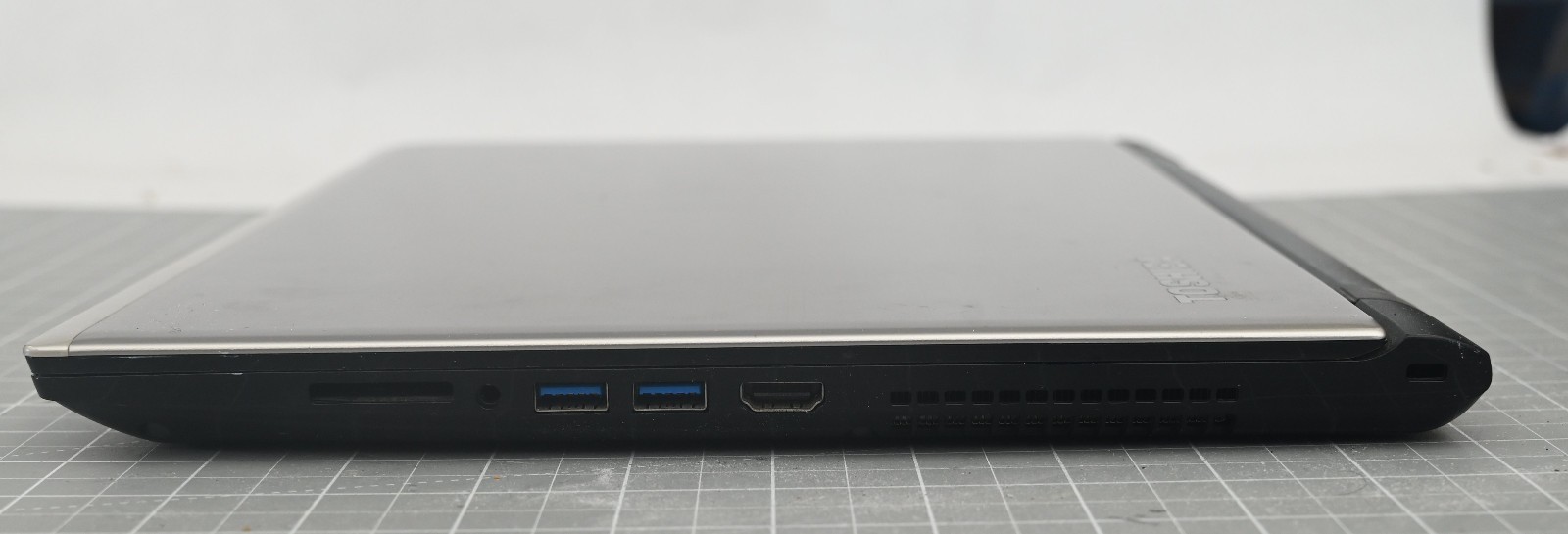 Toshiba Satellite S55-C5274 Intel Core i7-5500U 2.4GHz 12GB Ram 256GB SSD W10