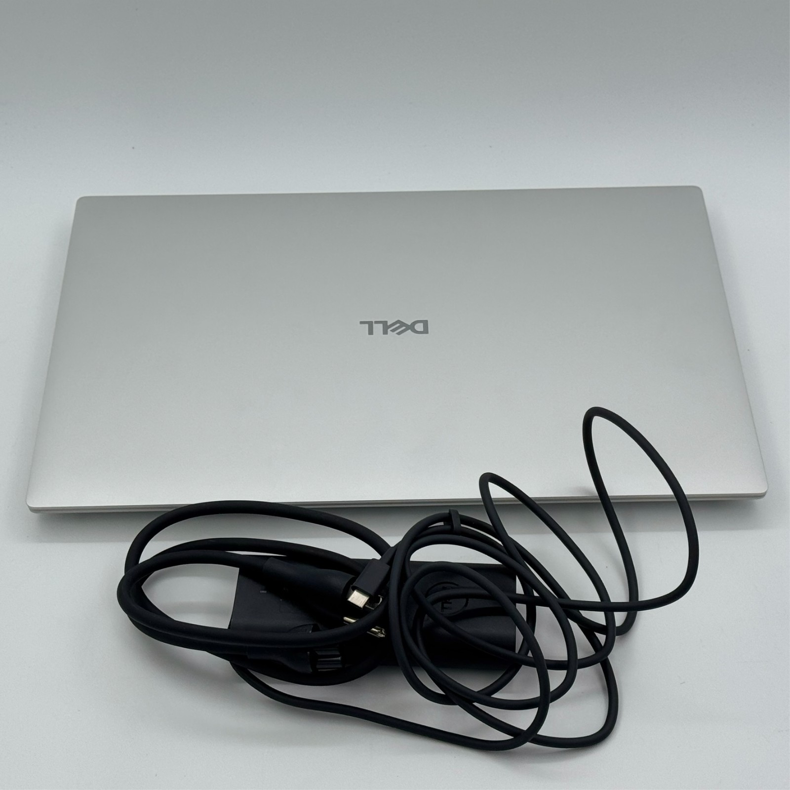 Dell Premium 14.5″ 3.2K OLED Touch Laptop Intel Ultra 7 255H 32GB 1TB SSD