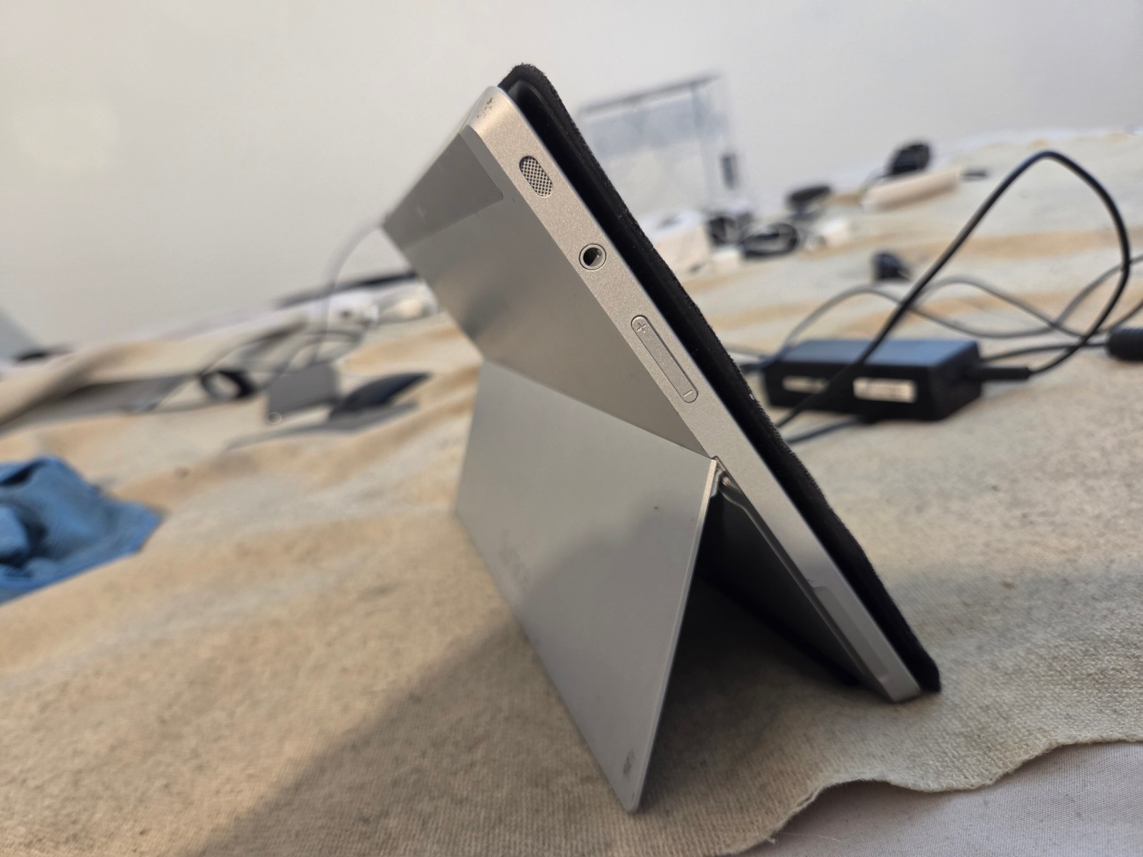 Microsoft Surface 2 Touchscreen & Pen Laptop